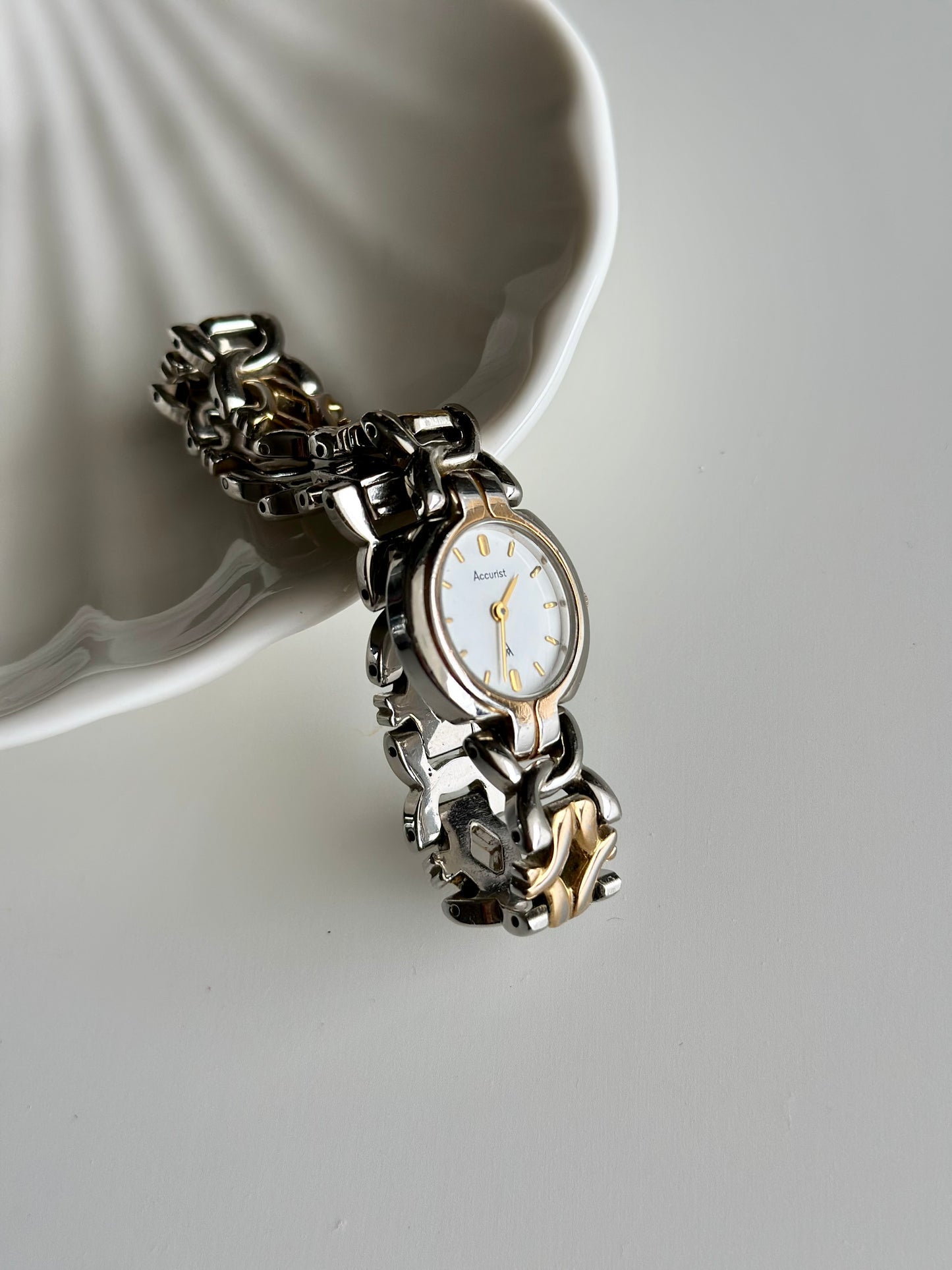 Charming vintage two-tones watch Accurist