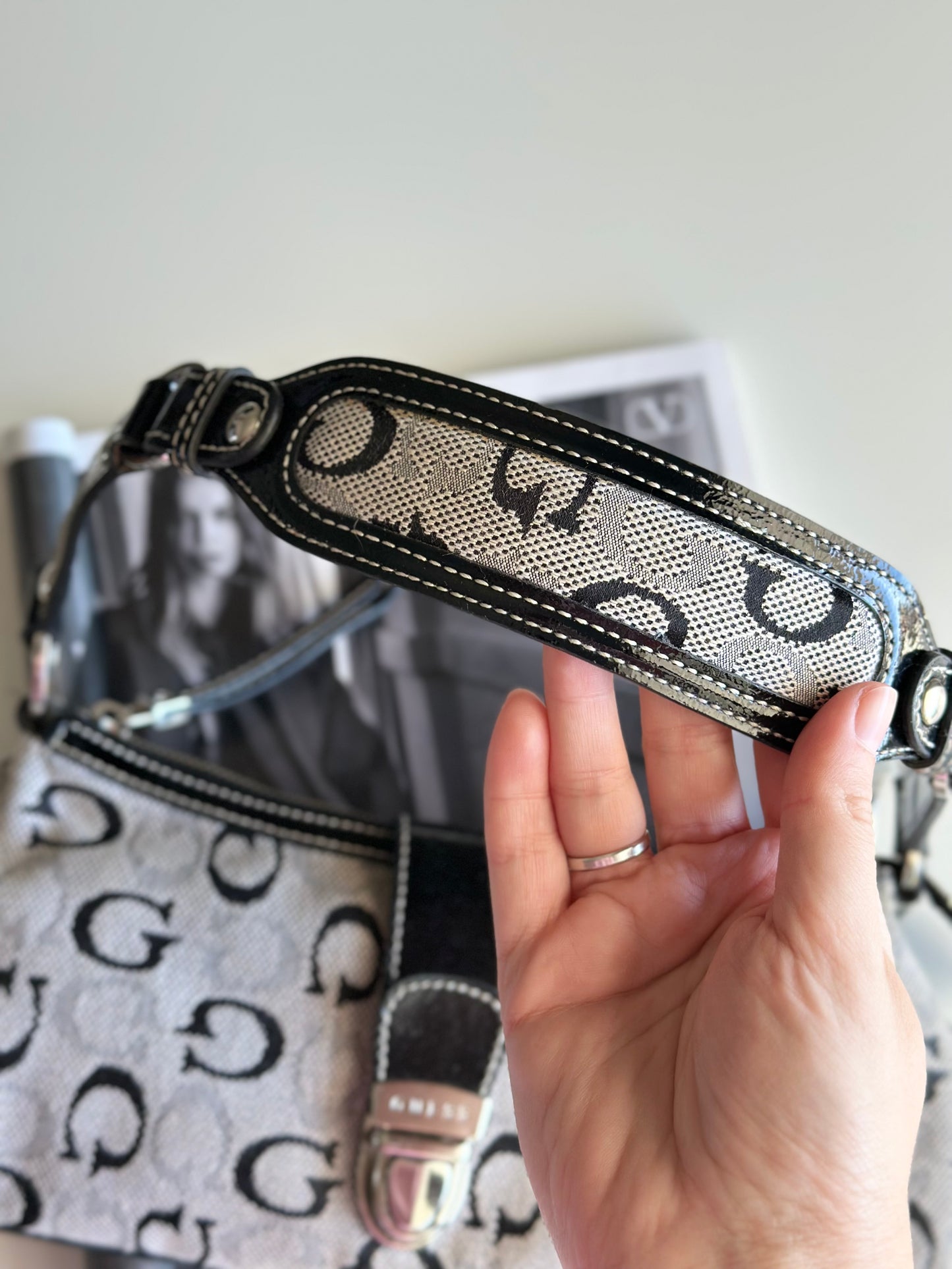 Vintage Guess grey baguette bag