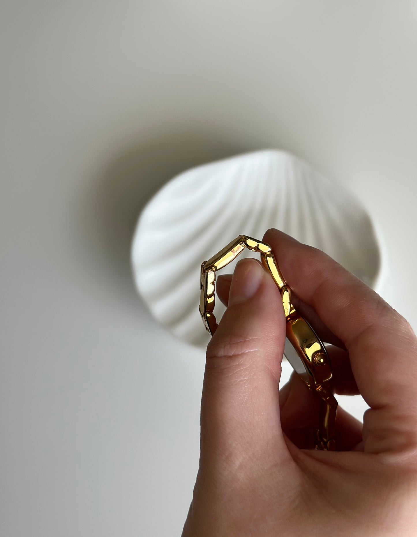 Lovely vintage gold-tone watch from the 2000s