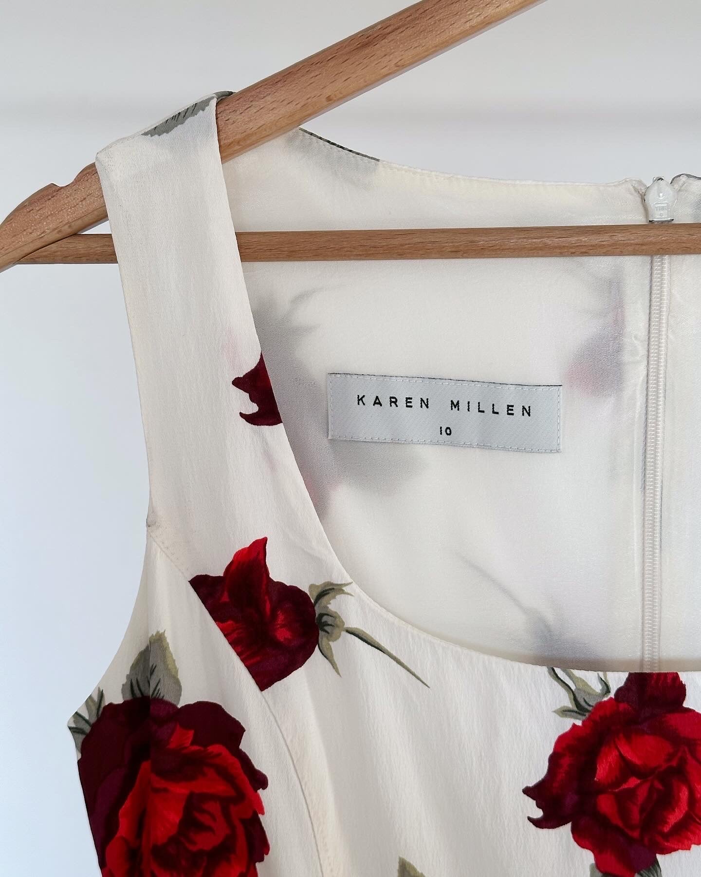 Stunning vintage floral dress by Karen Millen 🌺