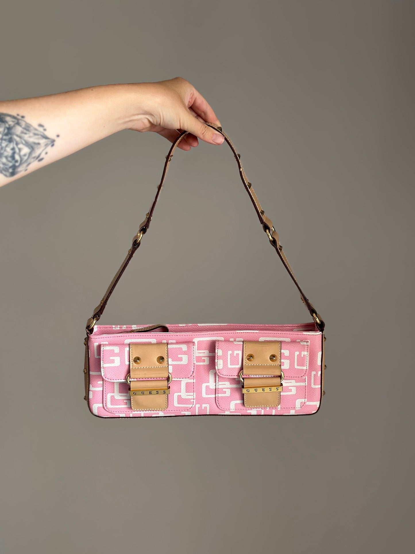 Vintage Y2K Guess shoulder bag in pink and ivory faux leather