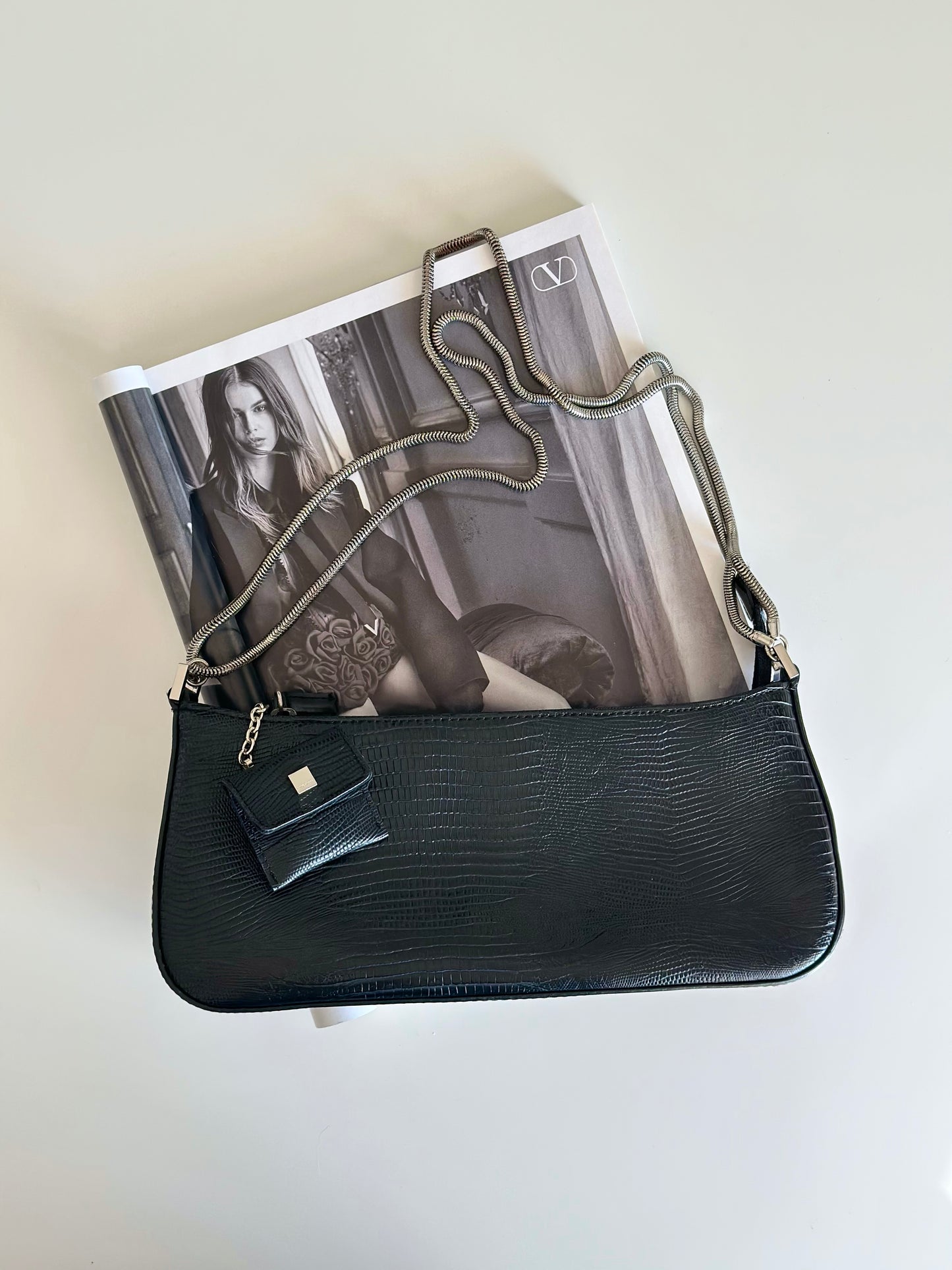 Stunning vintage bag by Nine West with keychain