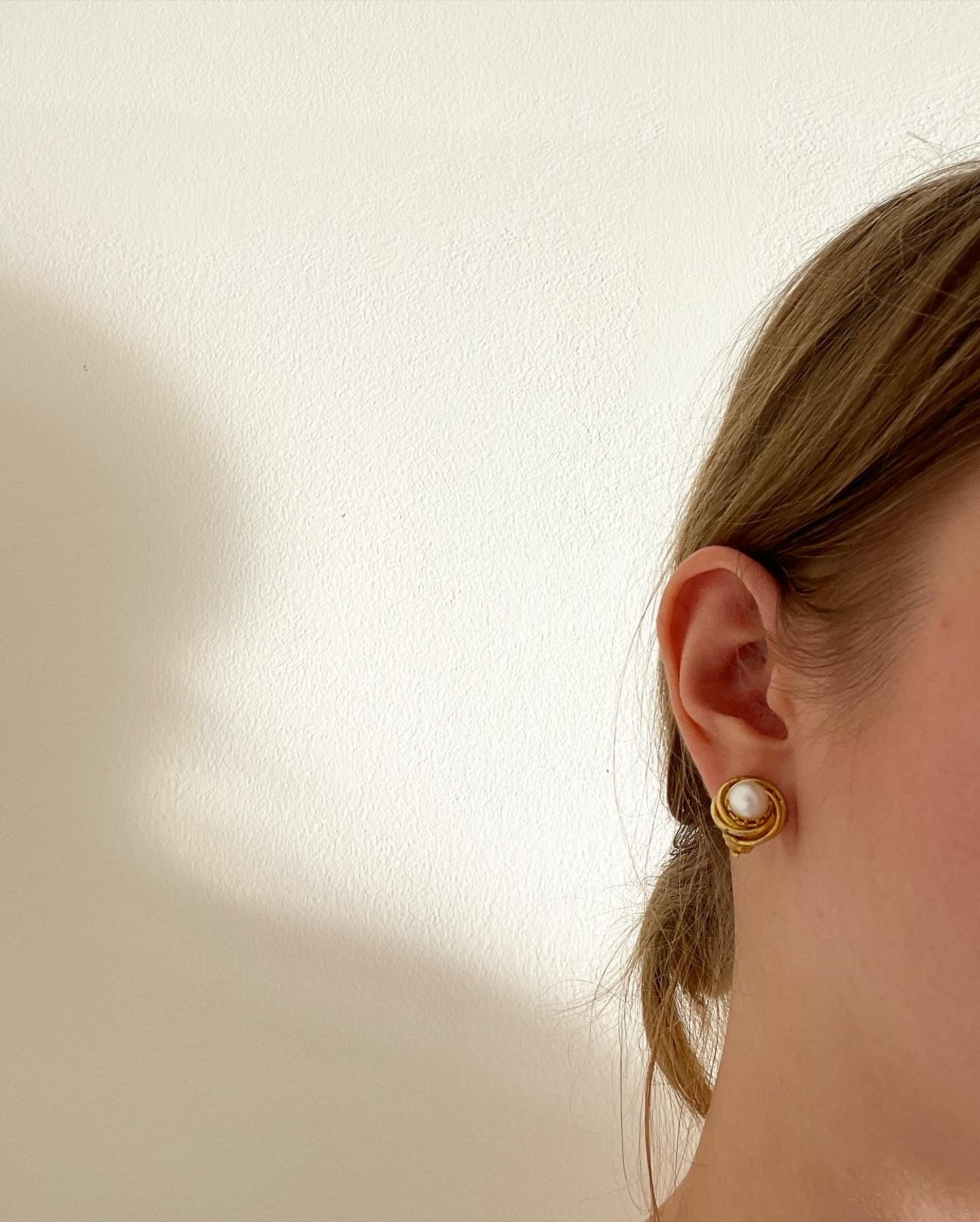Lovely vintage faux pearl clip-on earrings