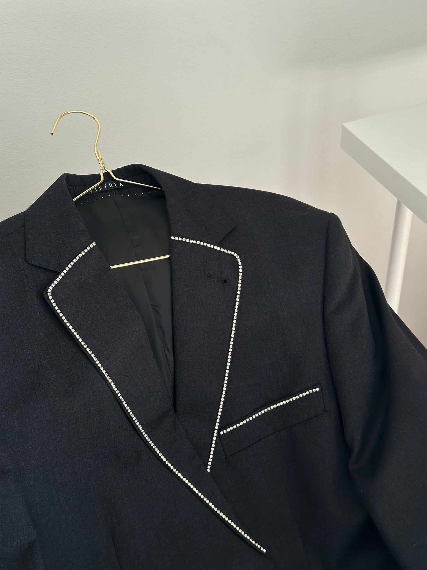 Vintage blazer with crystal chain ✨