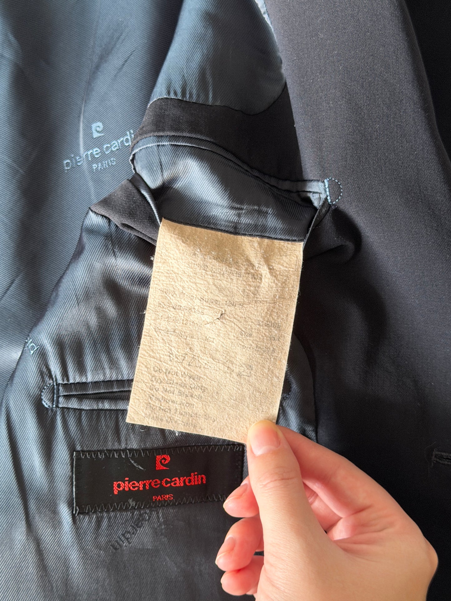 Refined vintage blazer with sparkling rhinestones