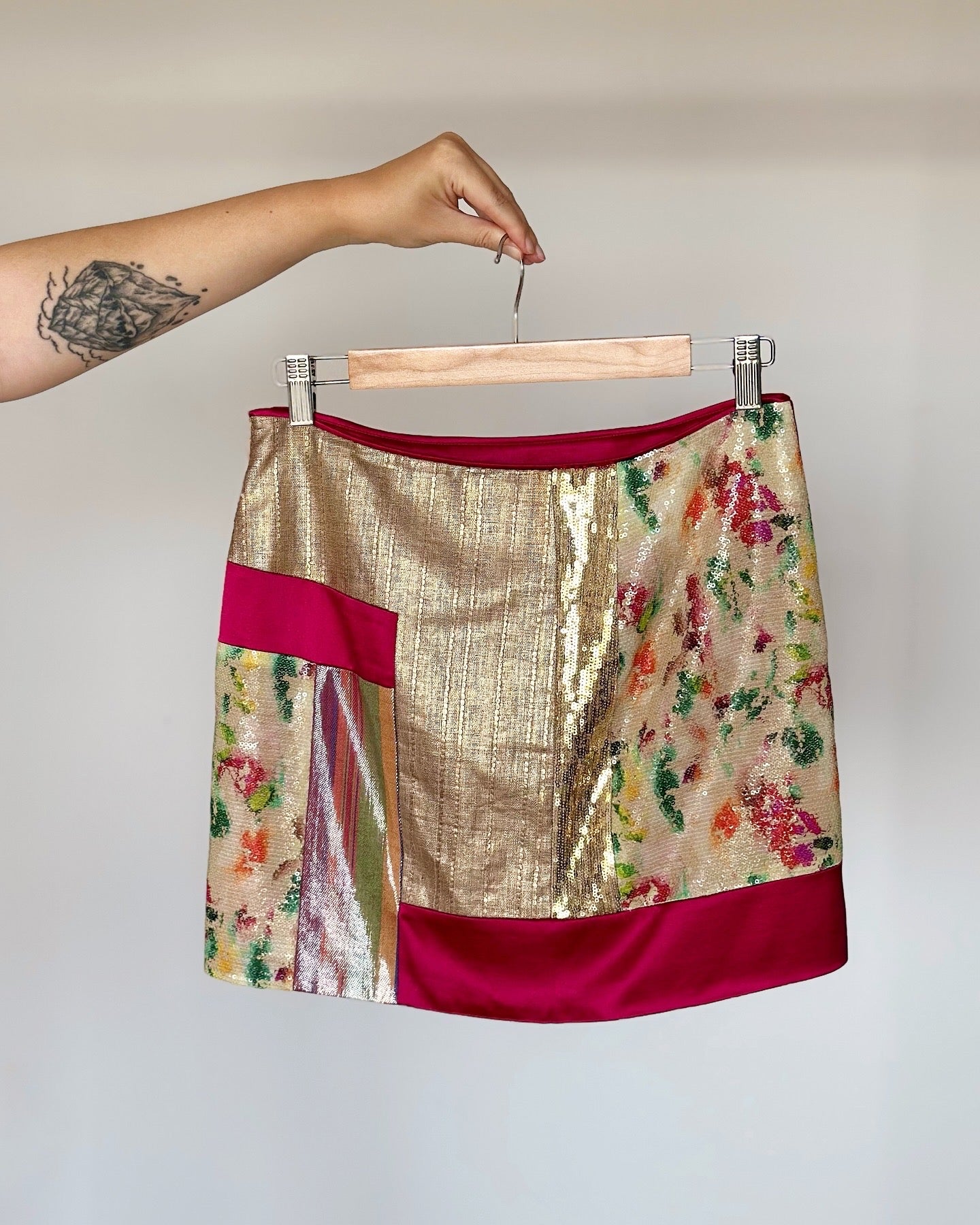 Incredible vintage mini skirt Diane von Furstenberg 💗