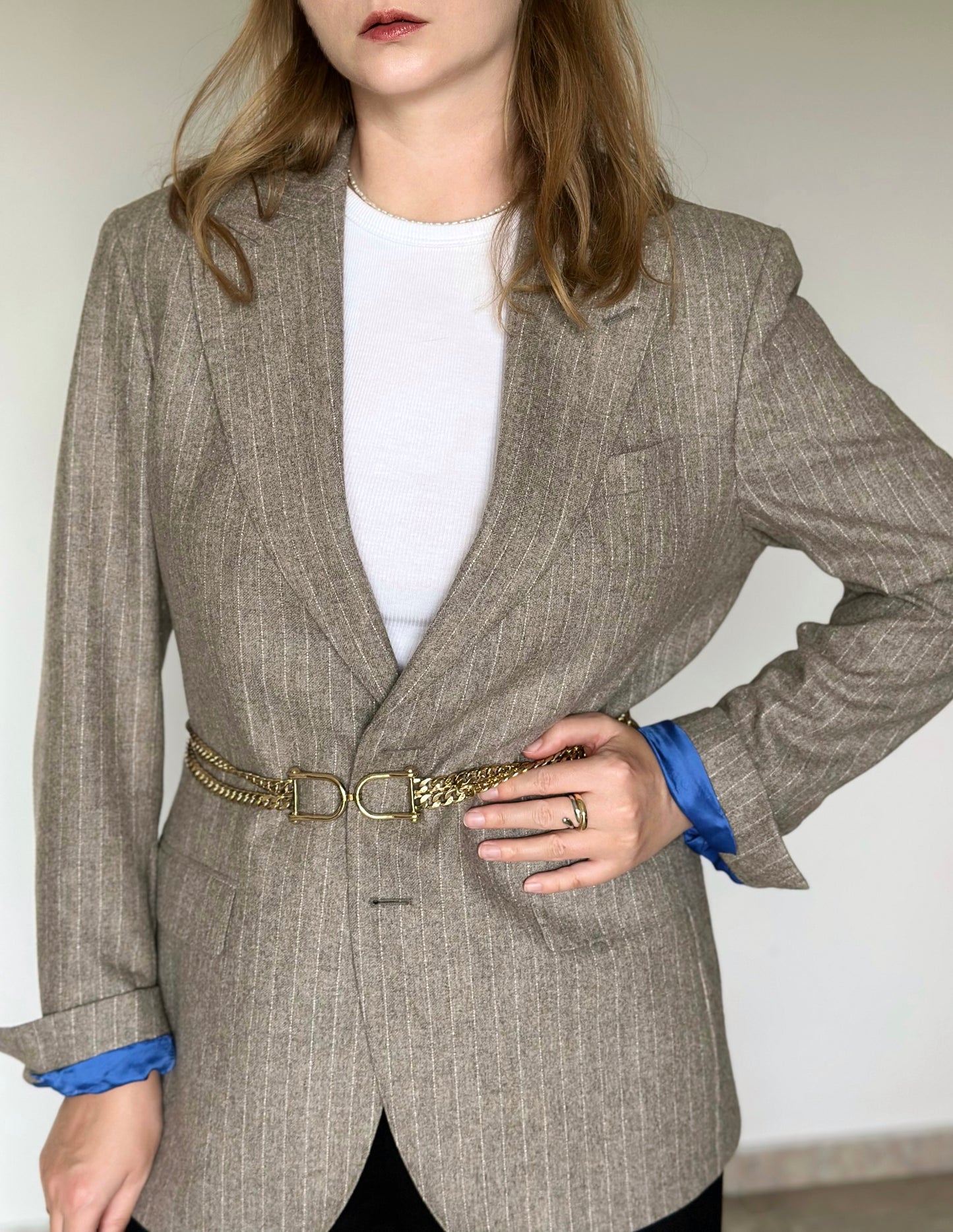 Timeless wool blazer with blue lining