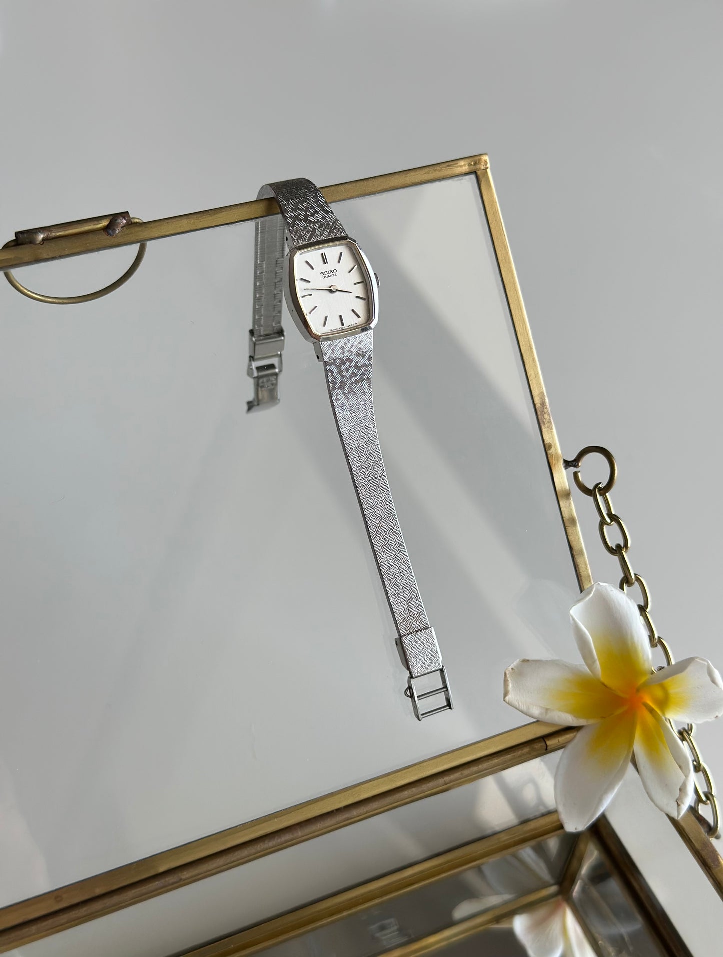Timeless vintage Seiko quartz watch in a silver tone