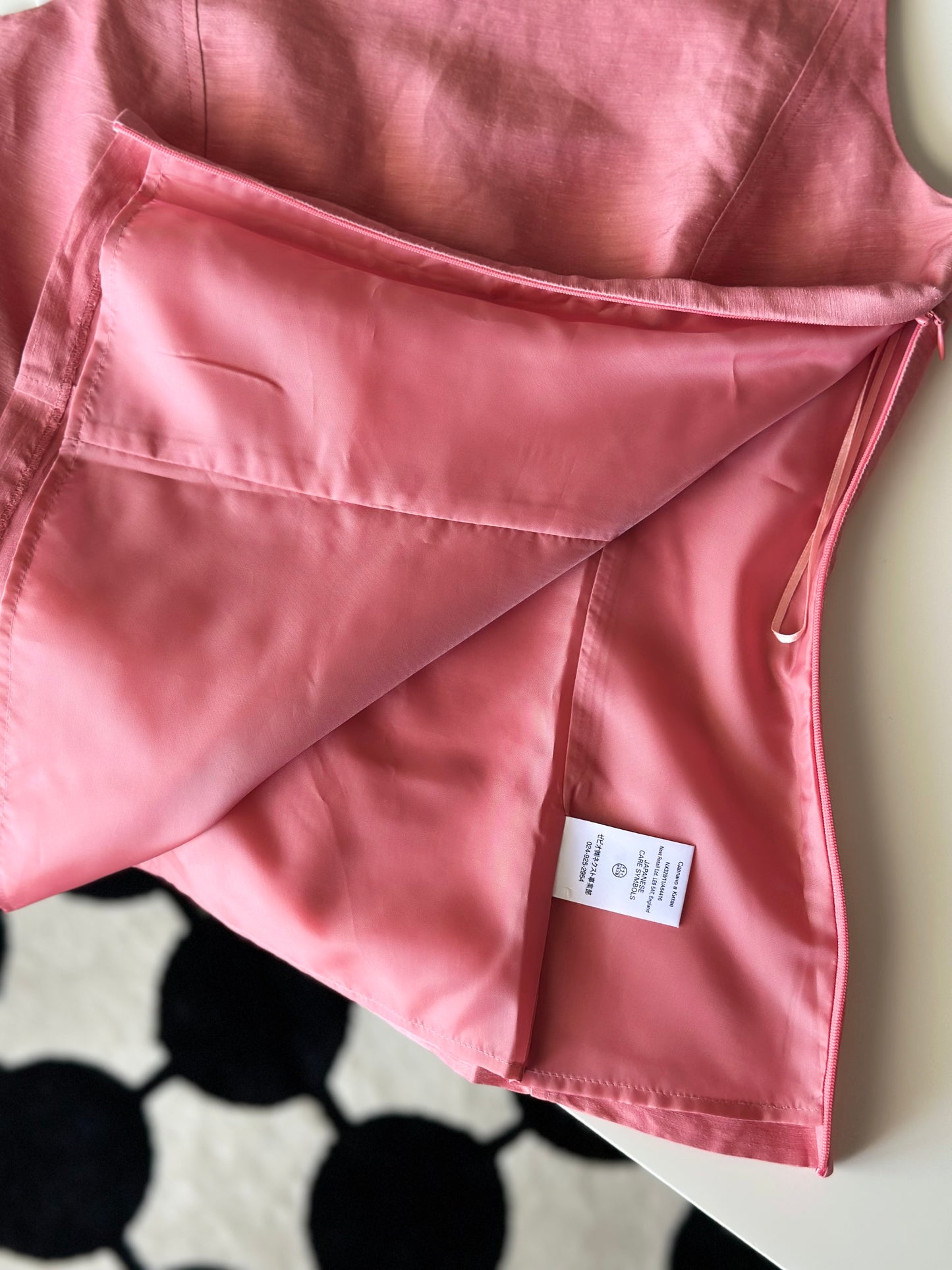 Linen-silk tailored top with open back