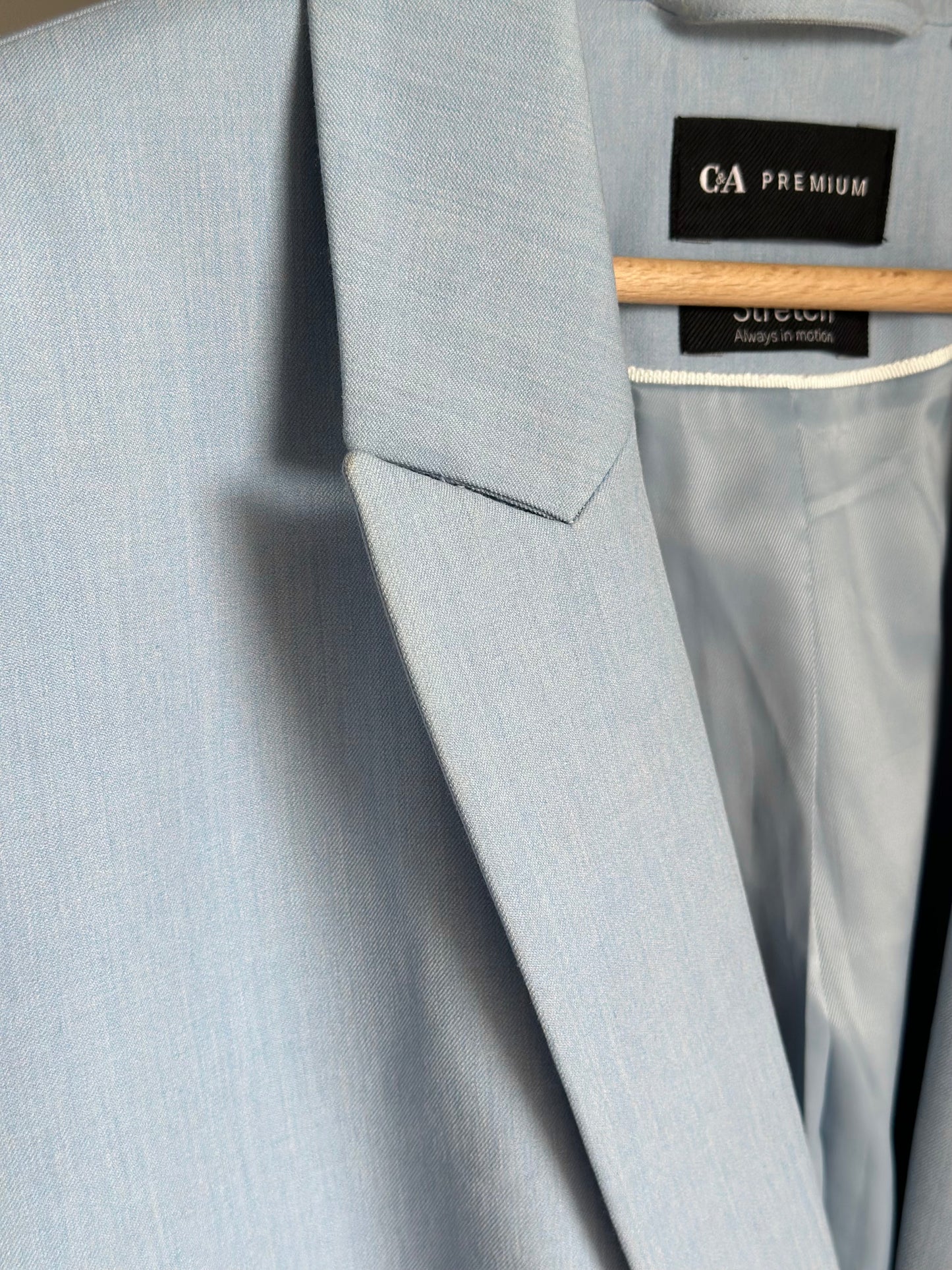 Pre-loved tailored blazer in a soft powder blue shade
