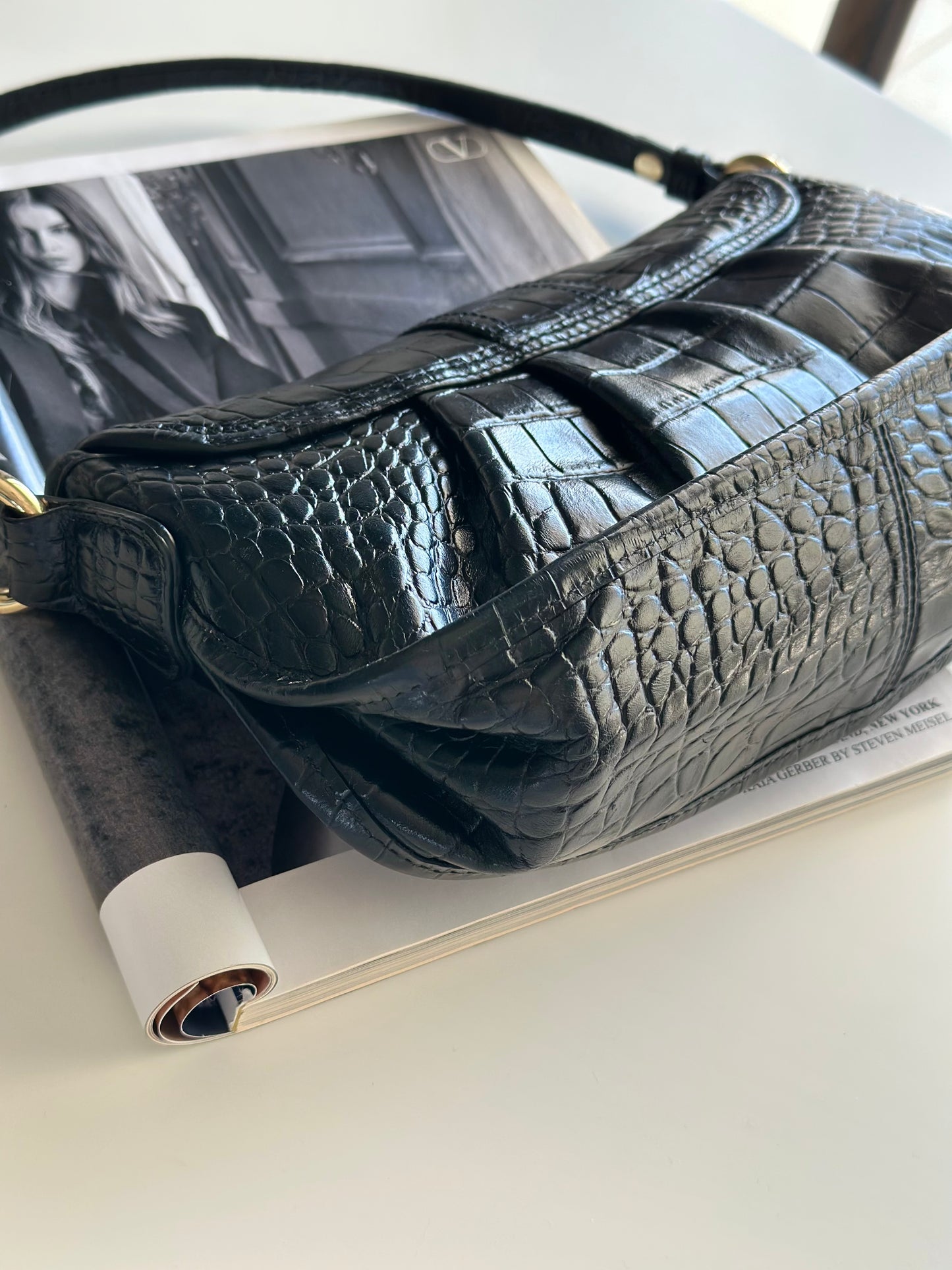 Stunning vintage leather baguette bag DKNY (2000s)