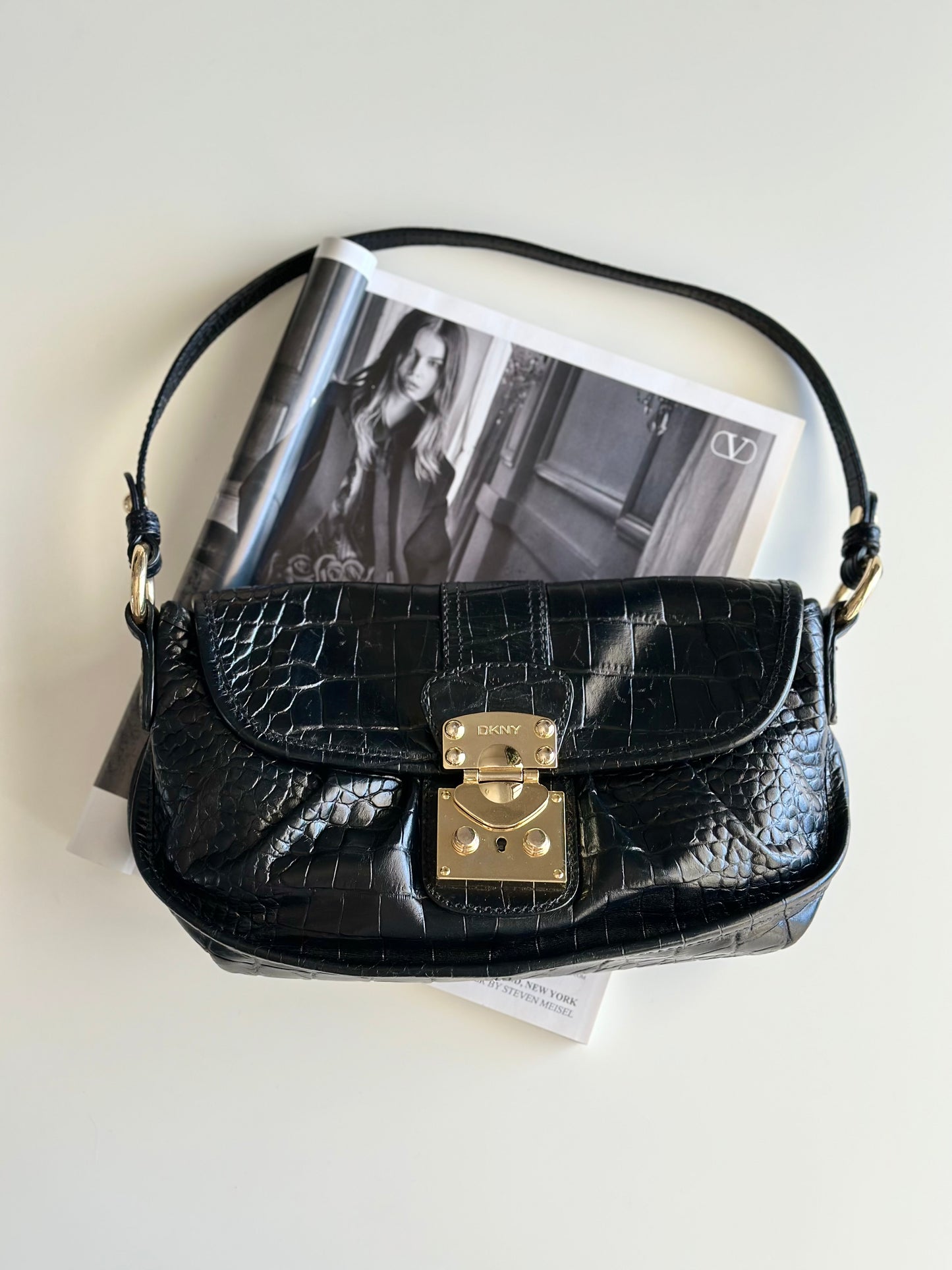 Stunning vintage leather baguette bag DKNY (2000s)