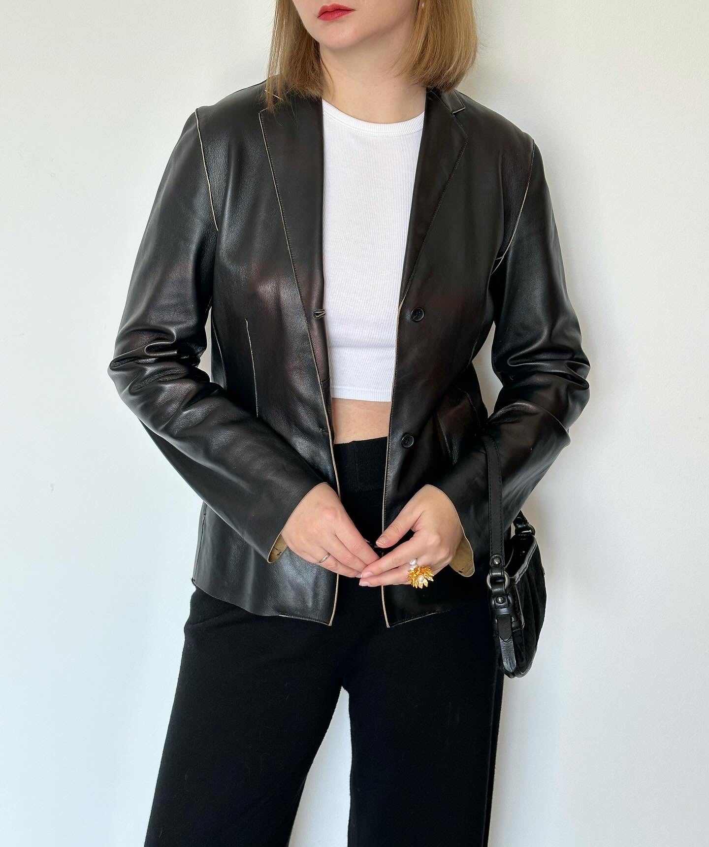Stunning vintage leather jacket 💔