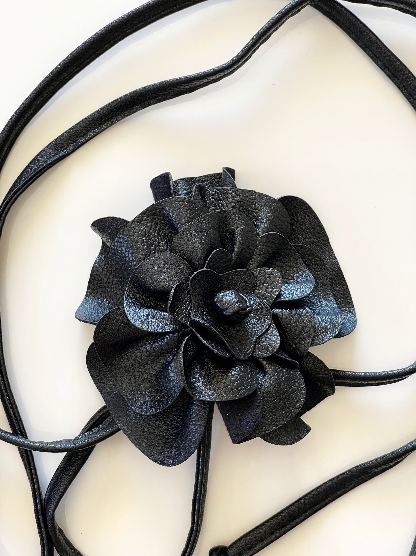 Vintage faux leather belt with beautiful accent flower