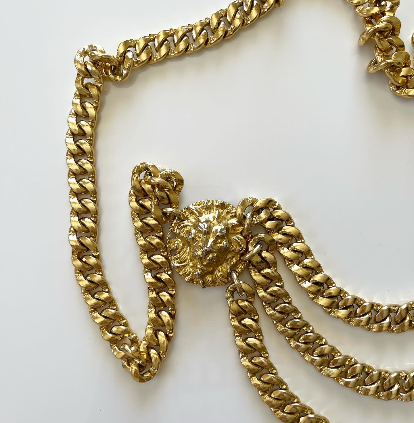 Amazing vintage gold-tone chain belt with lions