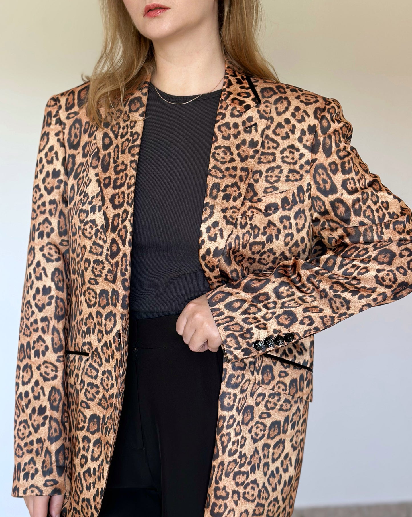 Bold and chic leopard print oversized blazer