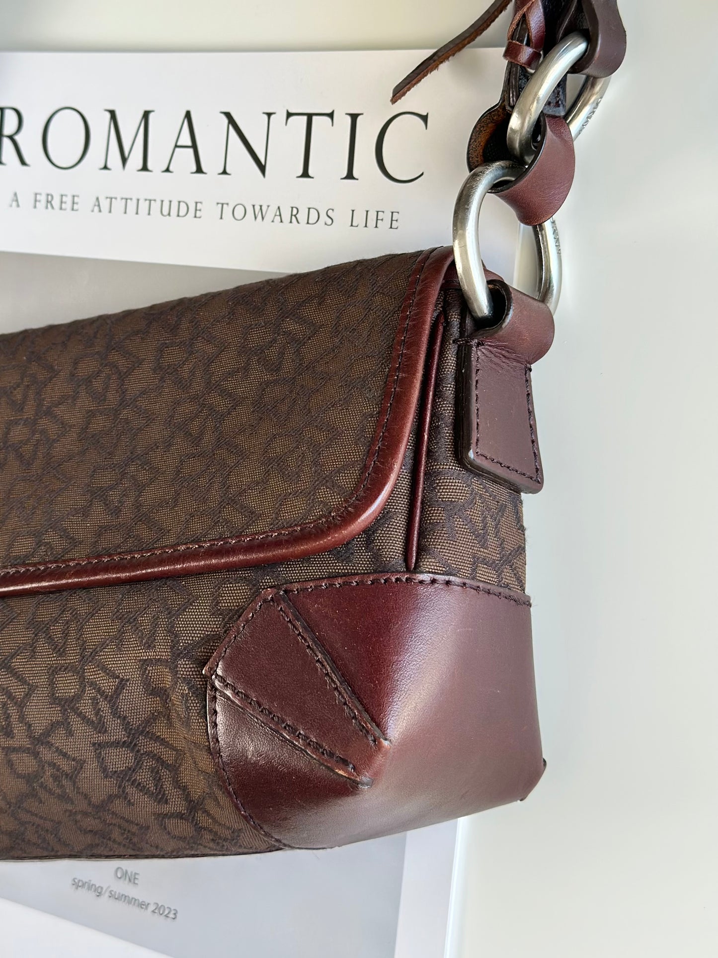Amazing vintage DKNY shoulder bag in brown monogram print
