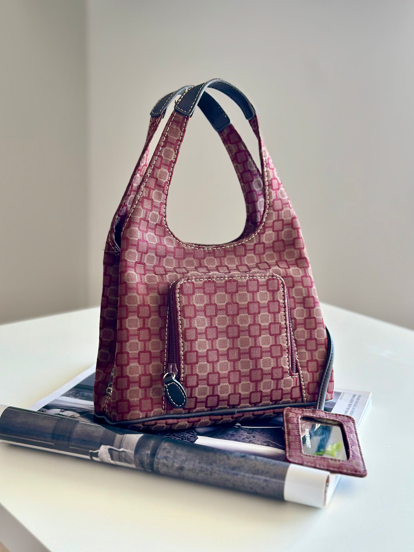 Cute vintage bag by Nine West with mirror from 90s