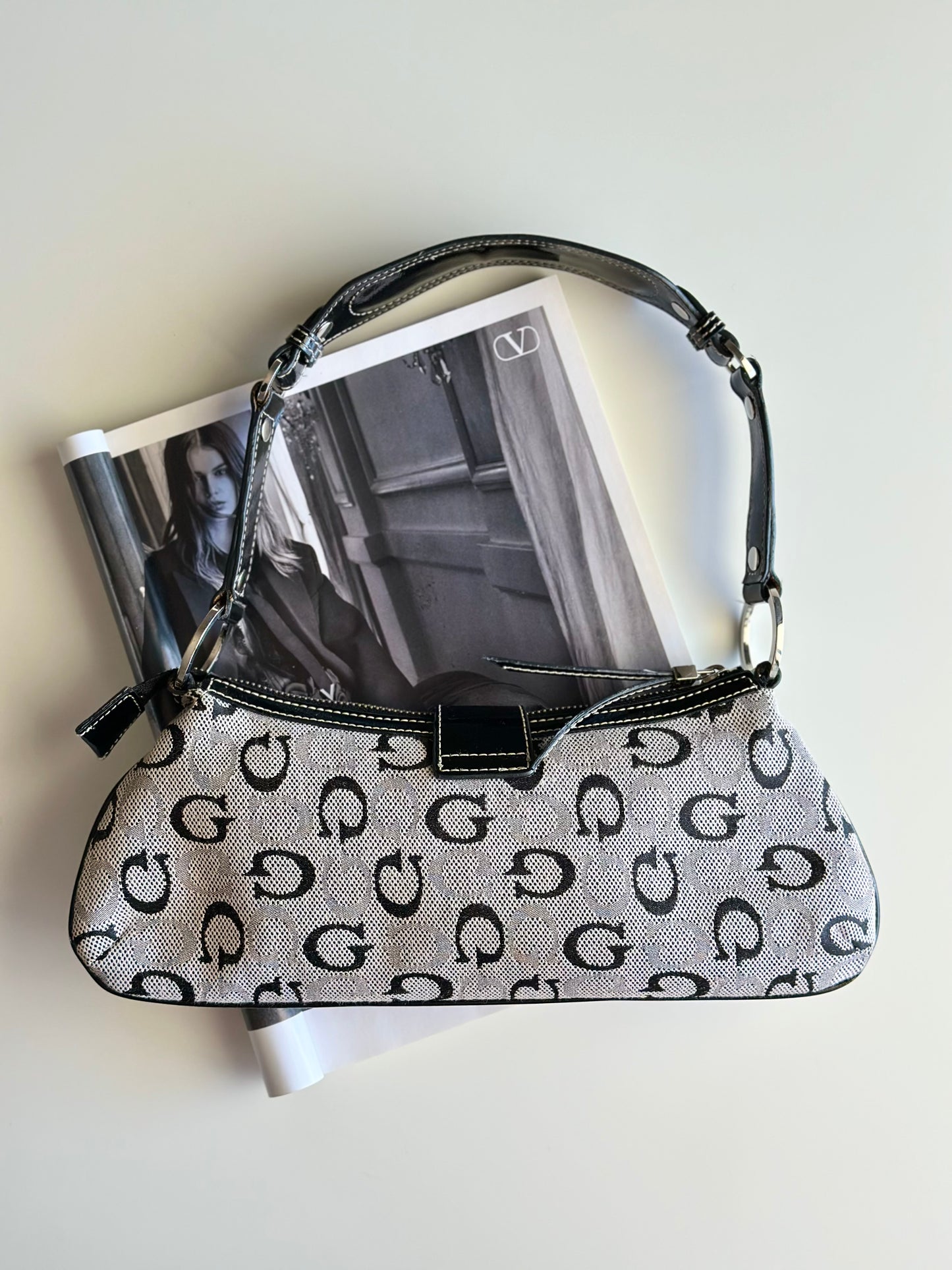 Vintage Guess grey baguette bag