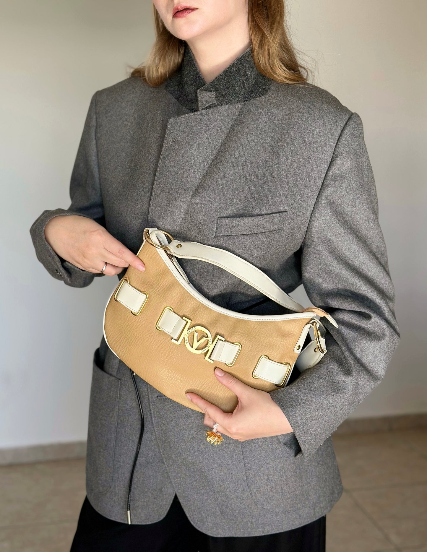 Stunning vintage Mario Valentino baguette bag