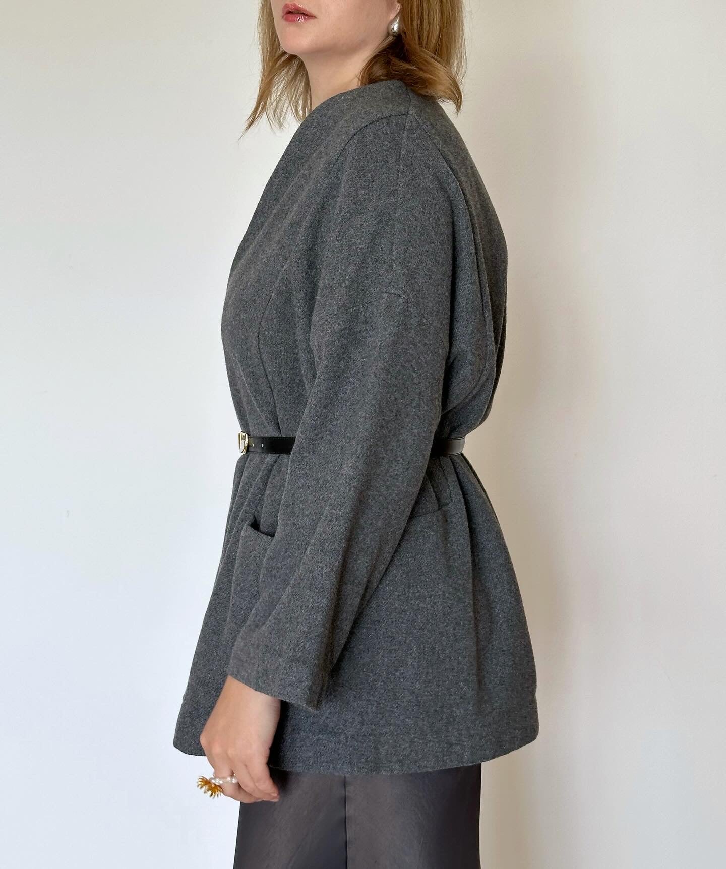 Beautiful vintage kimono style cardigan with wide sleeves