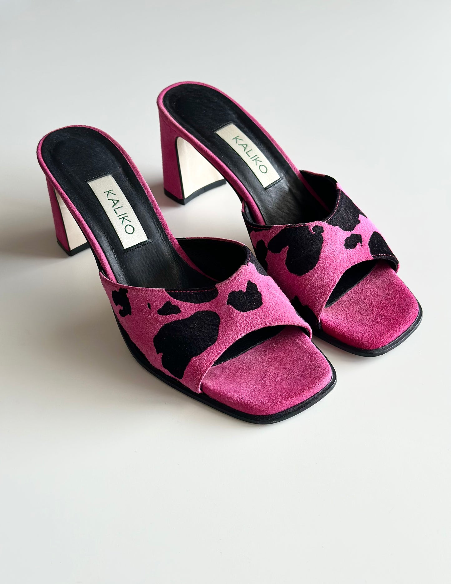 Amazing vibrant suede Kaliko mules