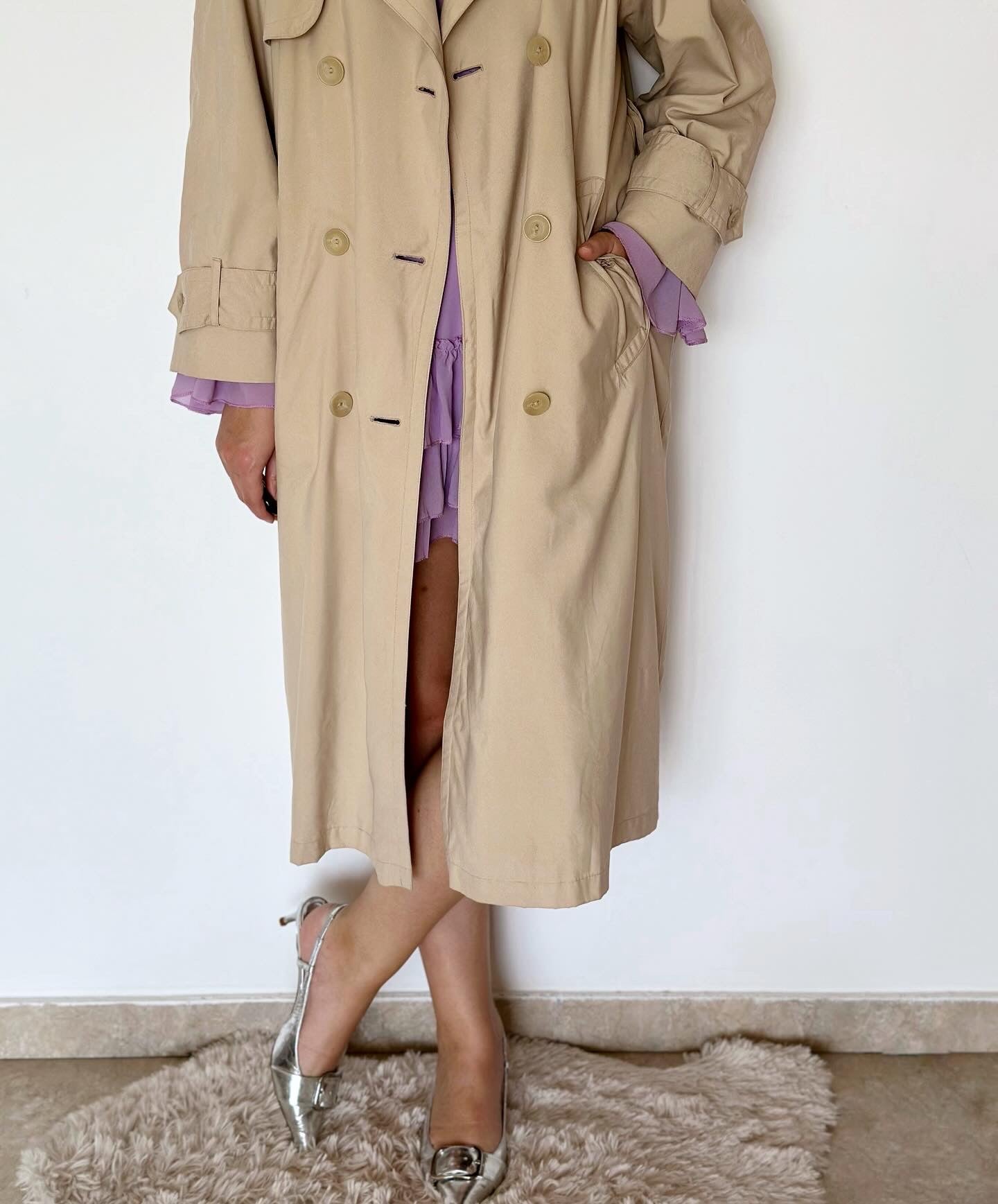Gorgeous vintage double-breasted trench coat London Fog