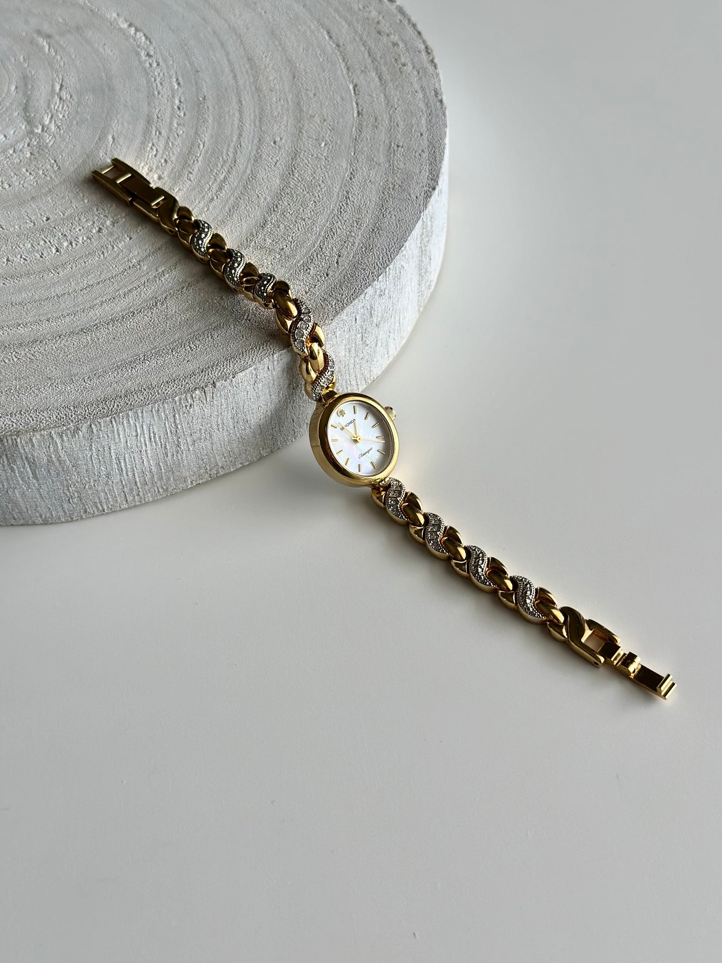 Beautiful vintage watch Sekonda Classique