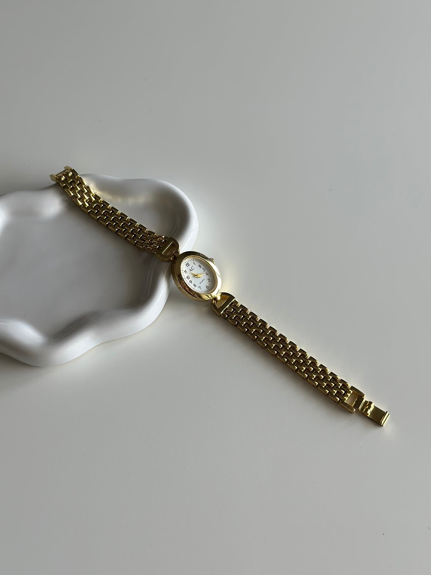 A delicate and timeless vintage watch AC