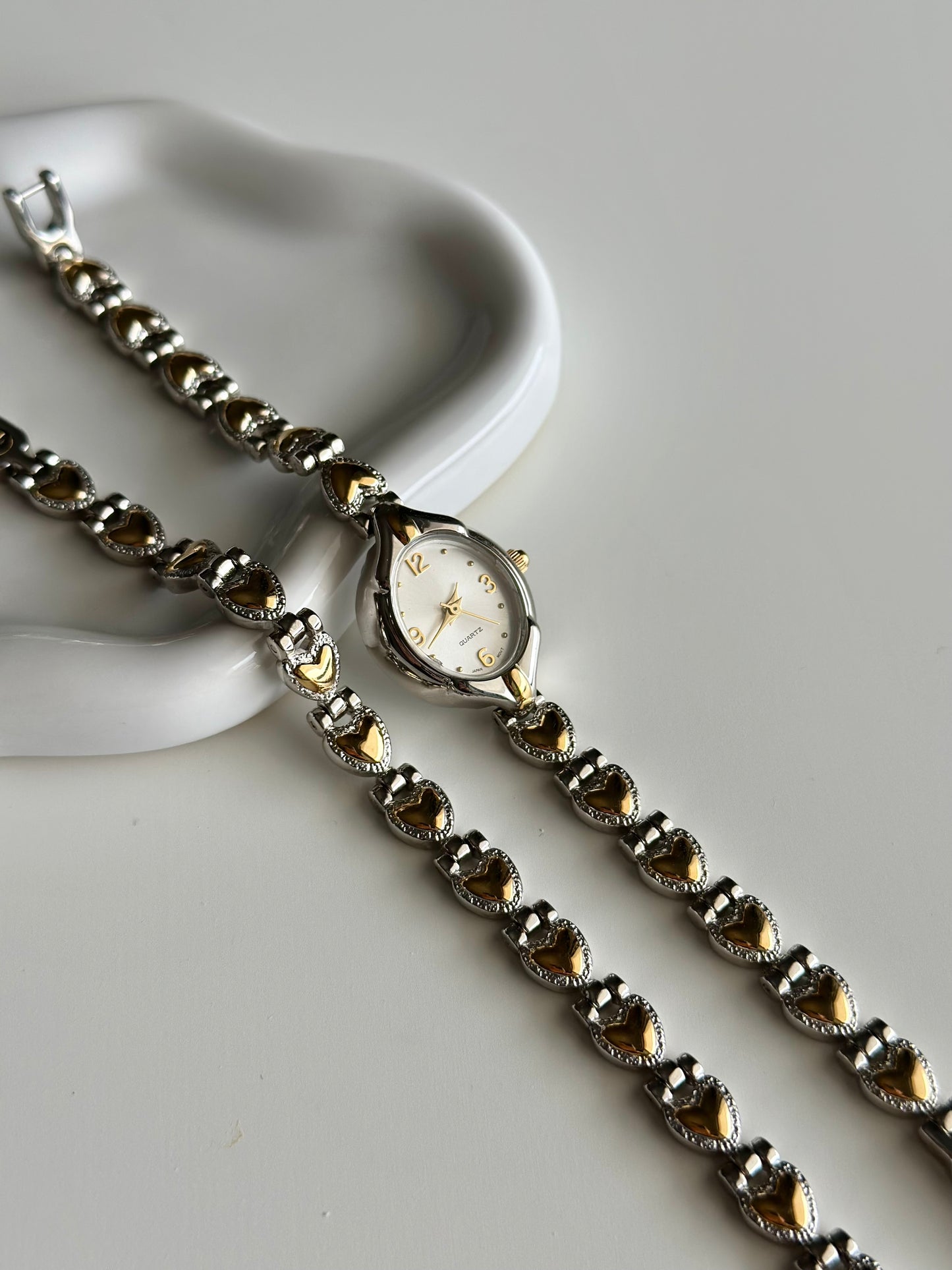 Vintage quartz two-tones watch set by Avon 🩶