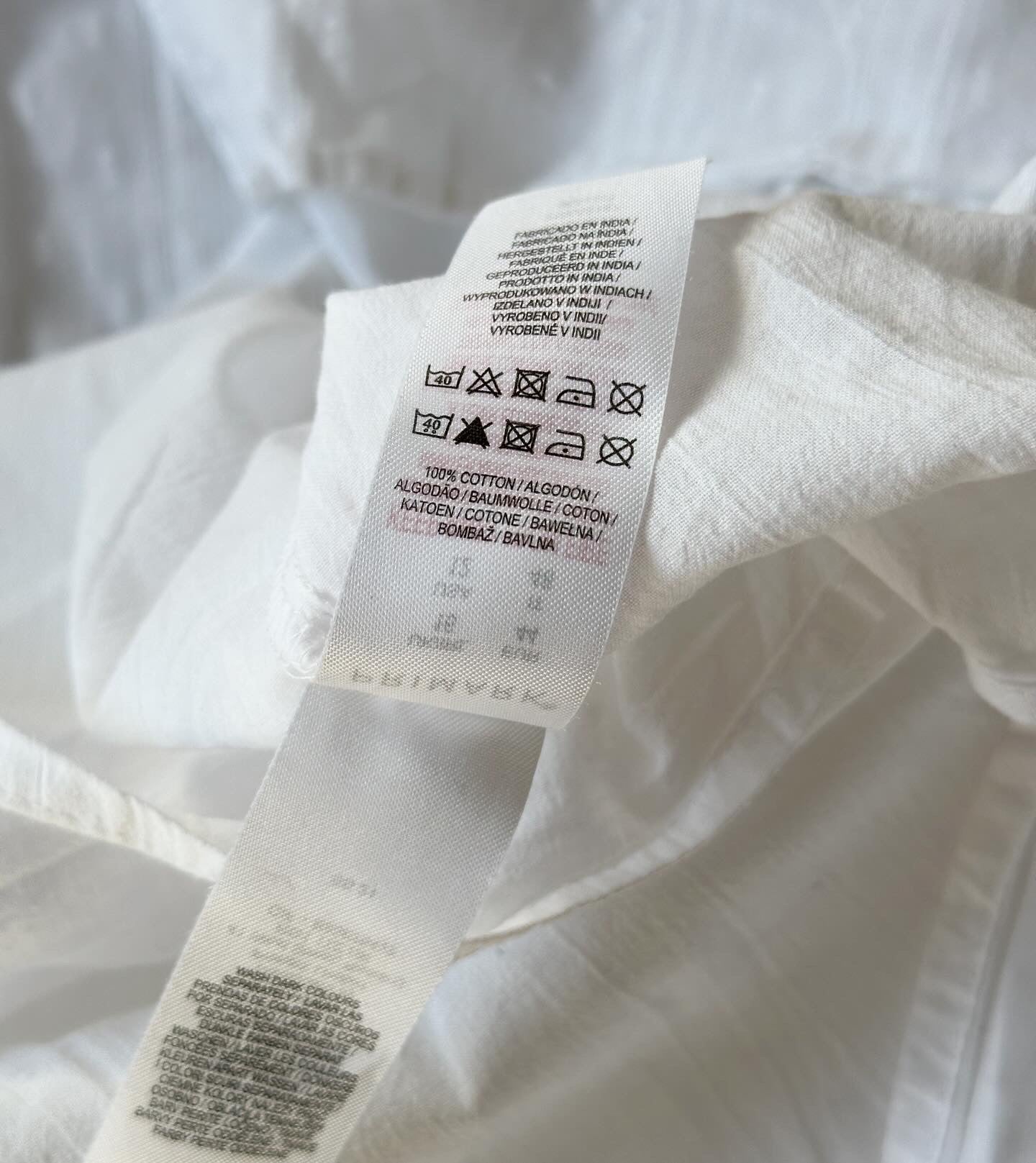 Incredible white cotton dress with puff sleeves