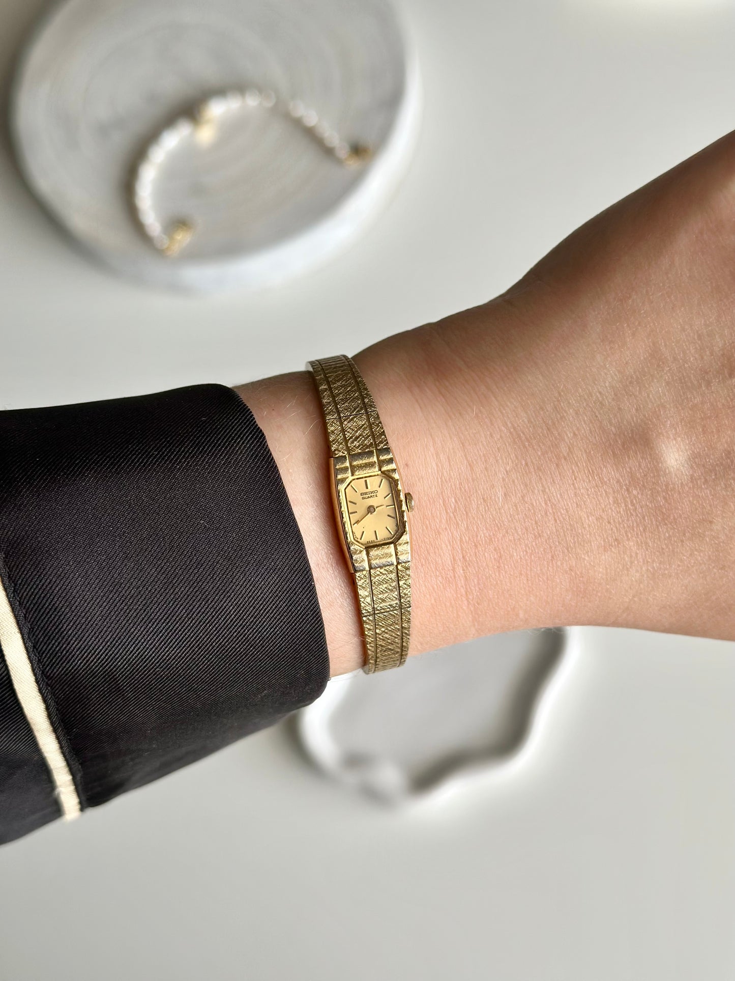 Charming vintage Seiko quartz watch