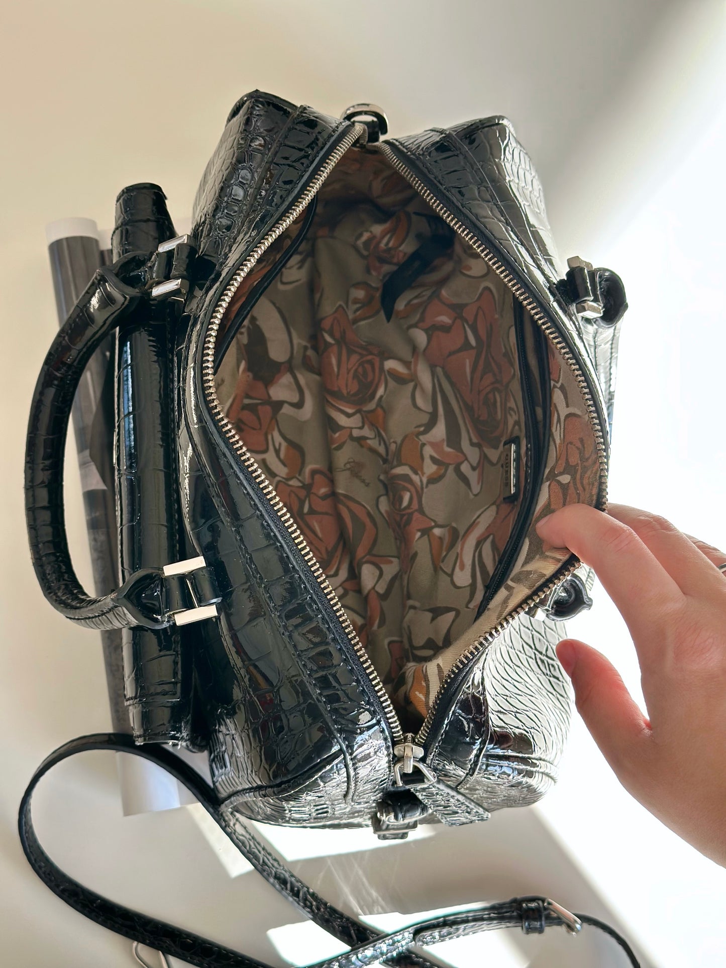 Сlassic vintage bag by Guess from 2000s