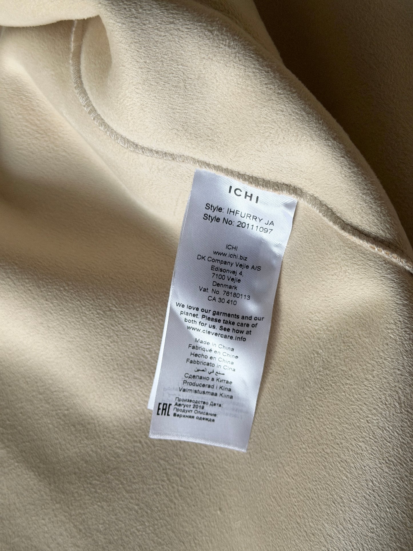 Charming cream faux fur jacket from ICHI