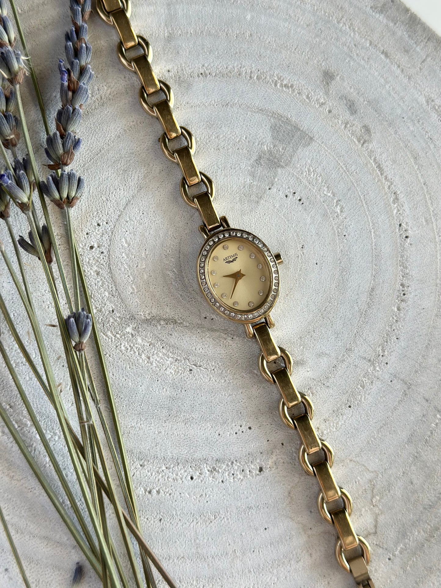Glamorous vintage watch from Artemis