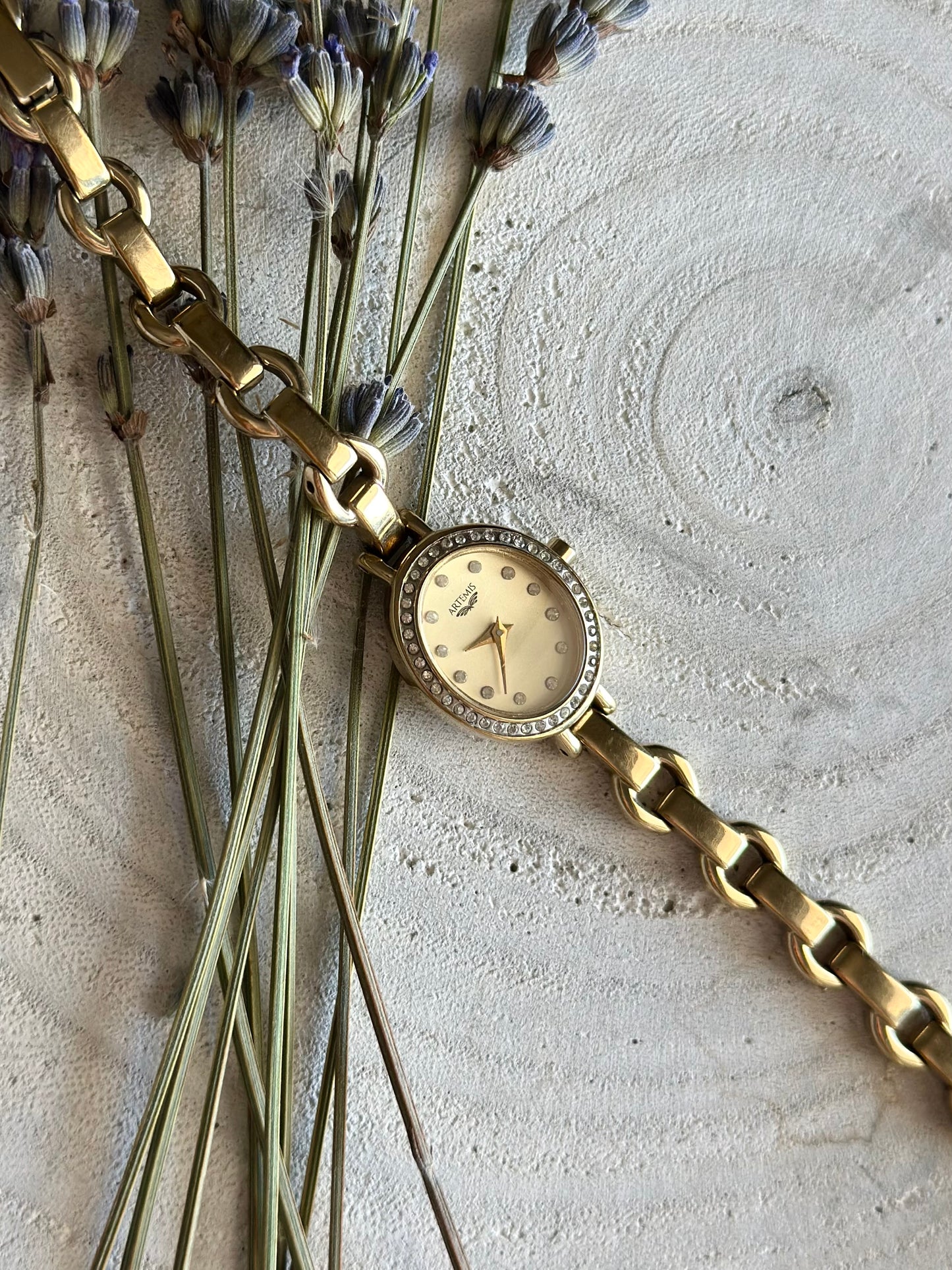 Glamorous vintage watch from Artemis