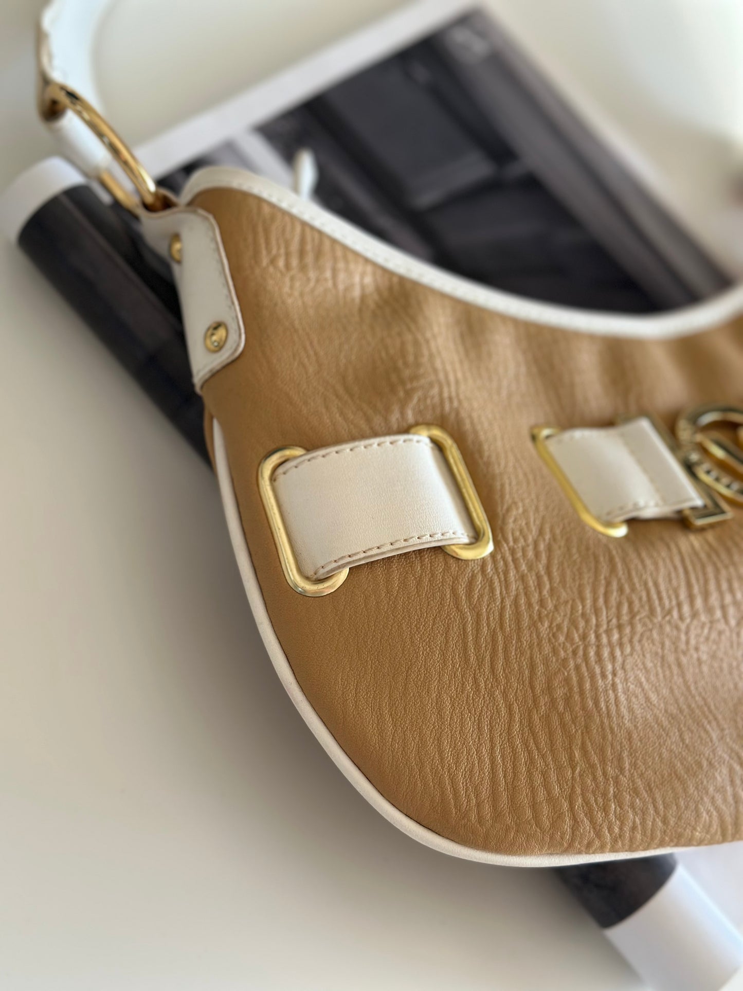 Stunning vintage Mario Valentino baguette bag