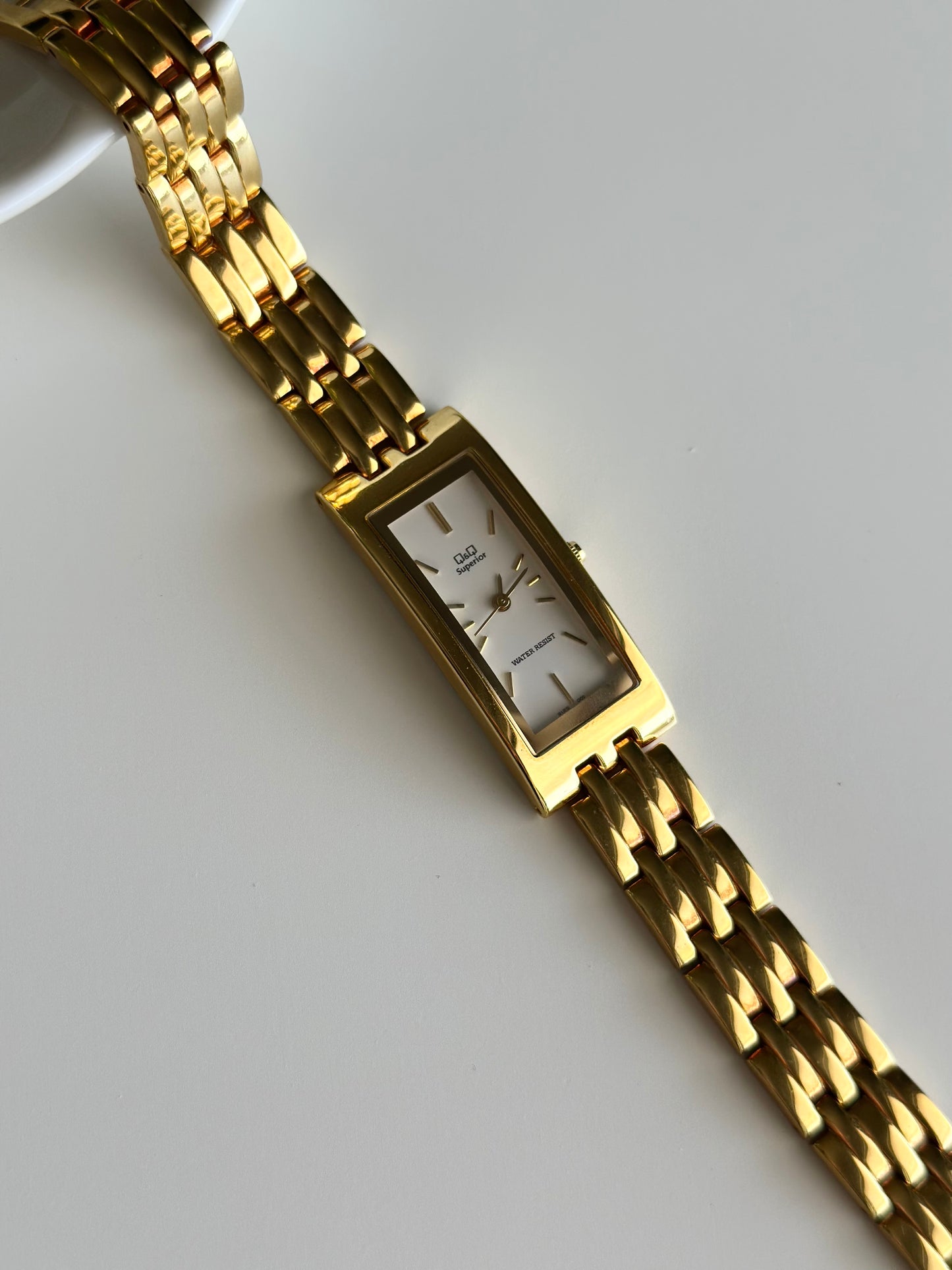 Elegant vintage gold-tone watch Q&Q Superior ✨