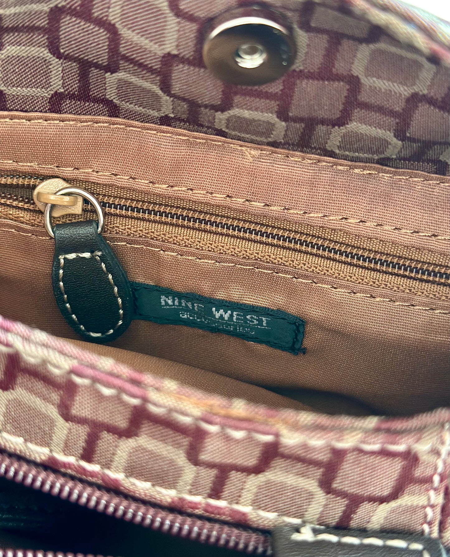Cute vintage bag by Nine West with mirror from 90s