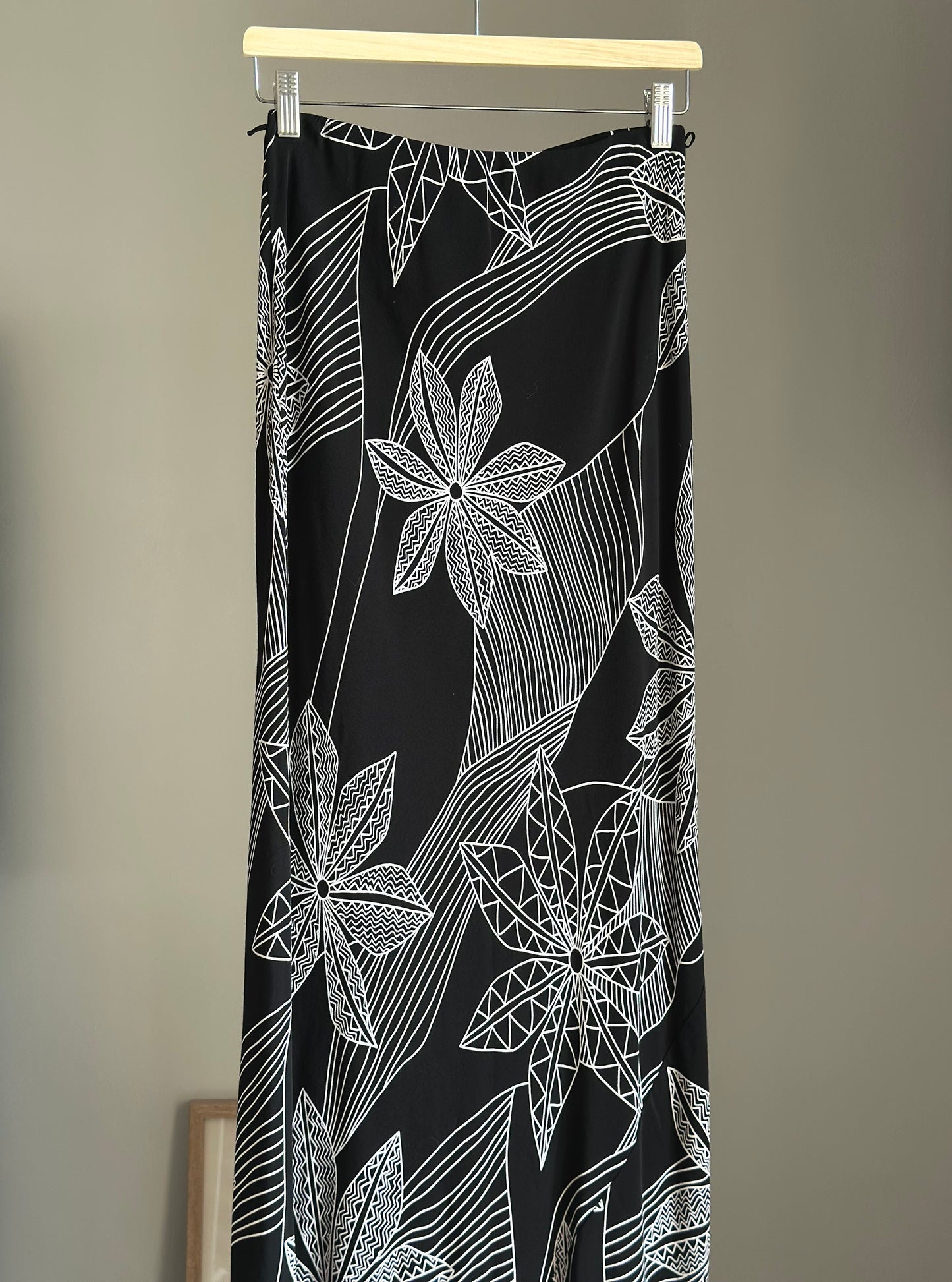 Stunning vintage maxi viscose skirt by Wallis