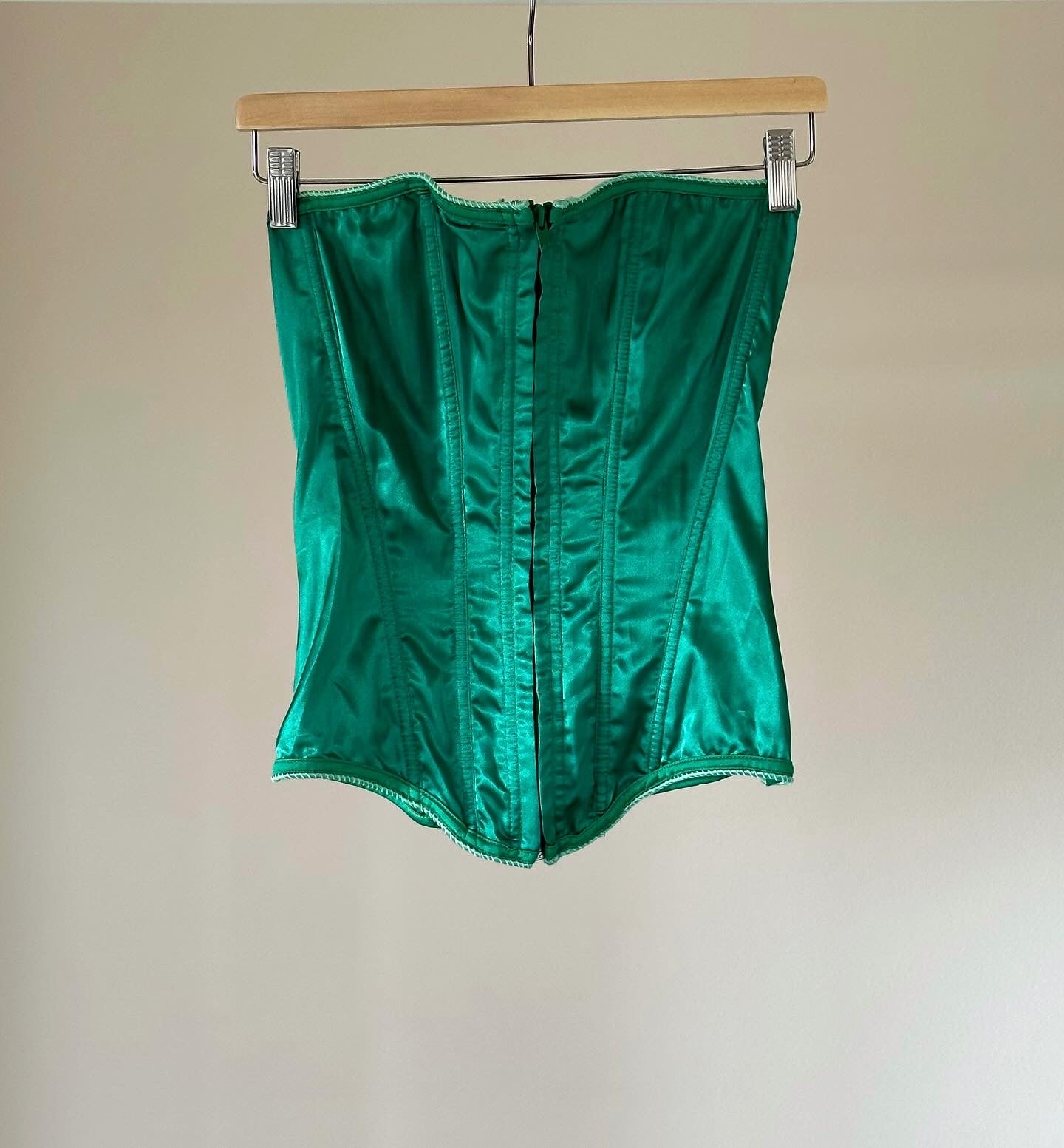 Beautiful satin corset top 💚