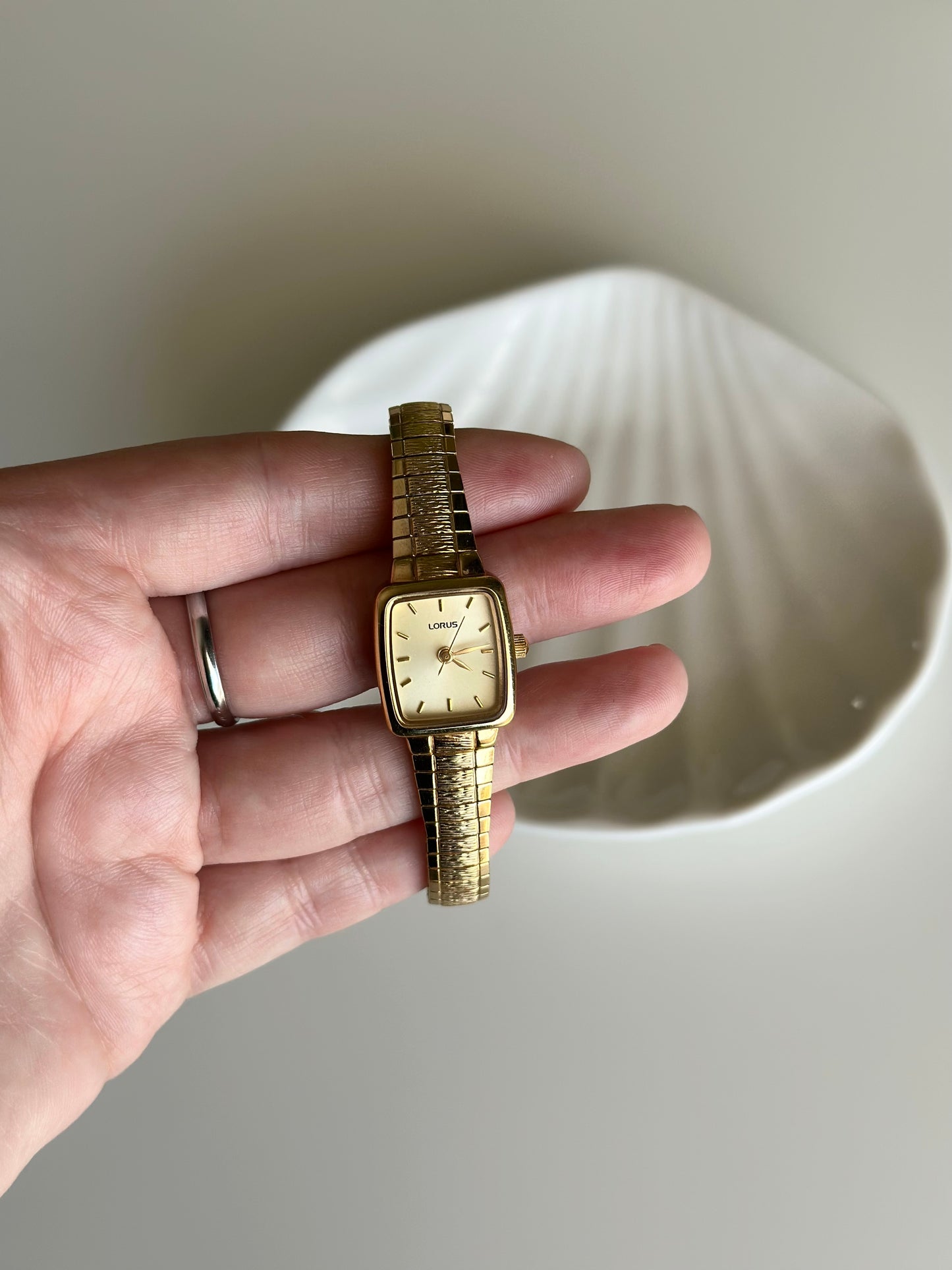 Stunning vintage gold-tone watch by Lorus (part of Seiko)
