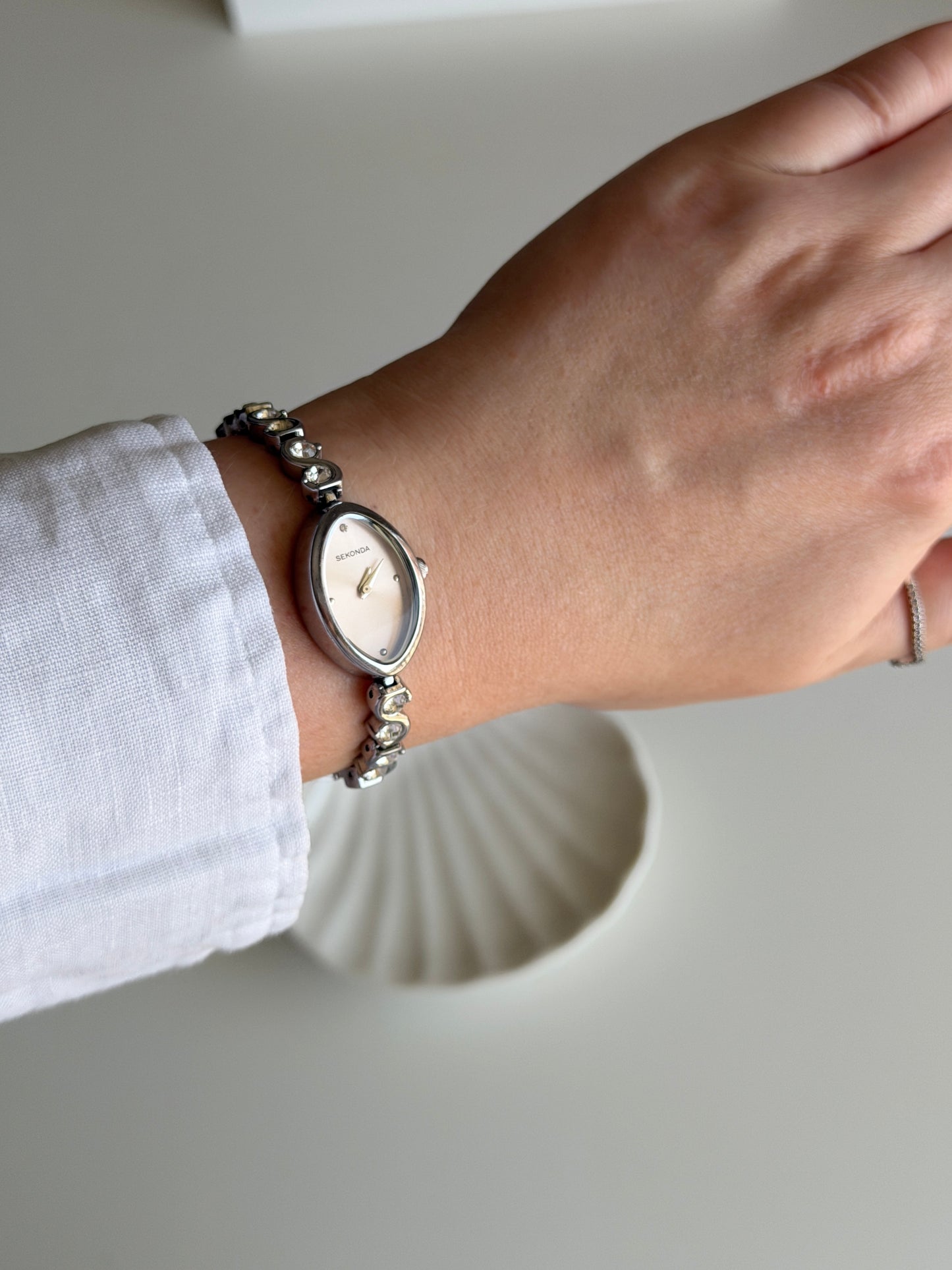 Vintage silver-tone watch Sekonda with crystals
