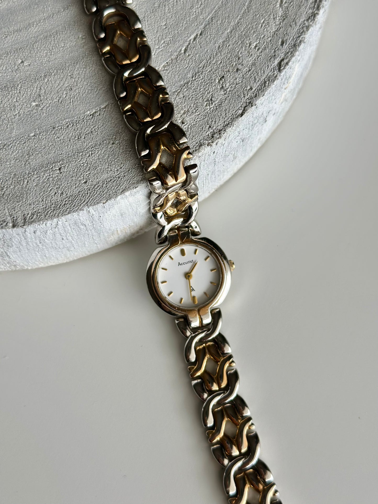 Charming vintage two-tones watch Accurist