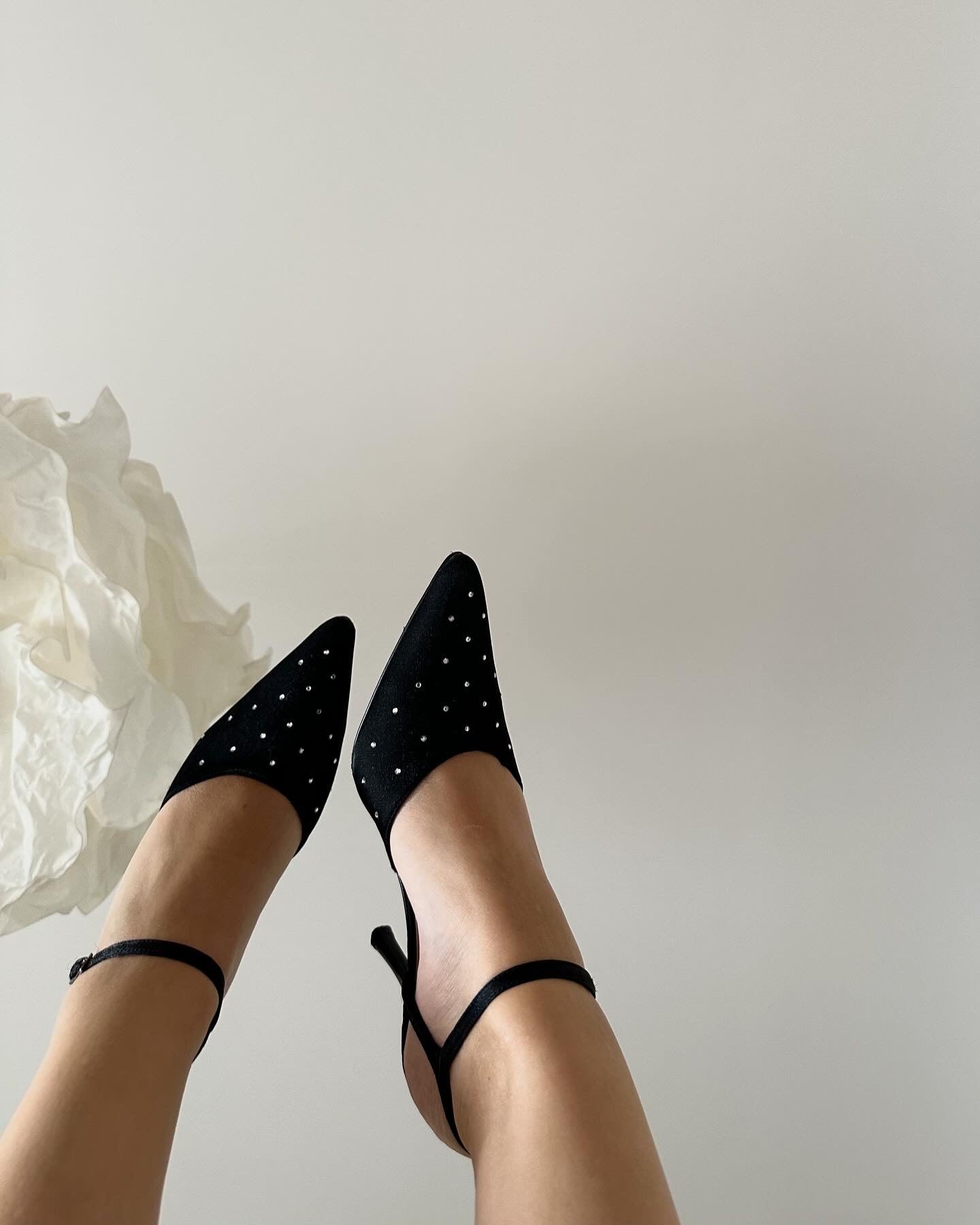 Vintage high-heel satin shoes with crystals 💎