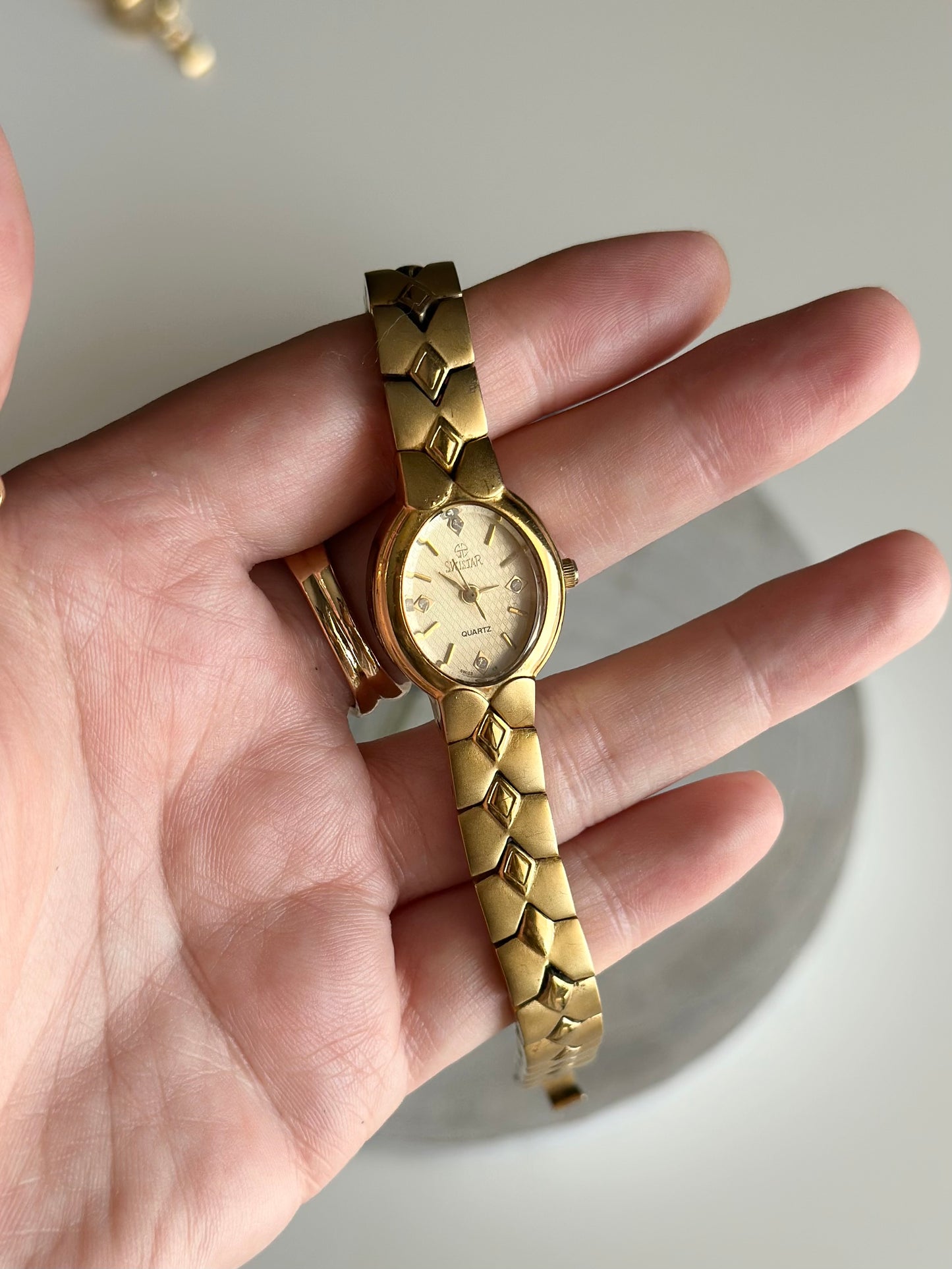 Elegant vintage classic '90s watch Swistar