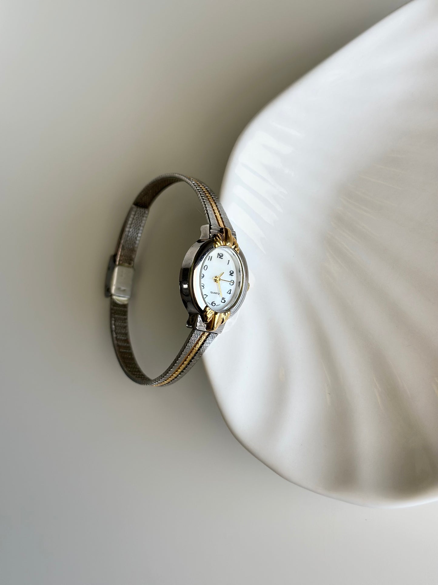 Timeless vintage Avon watch from the 1990s ✨