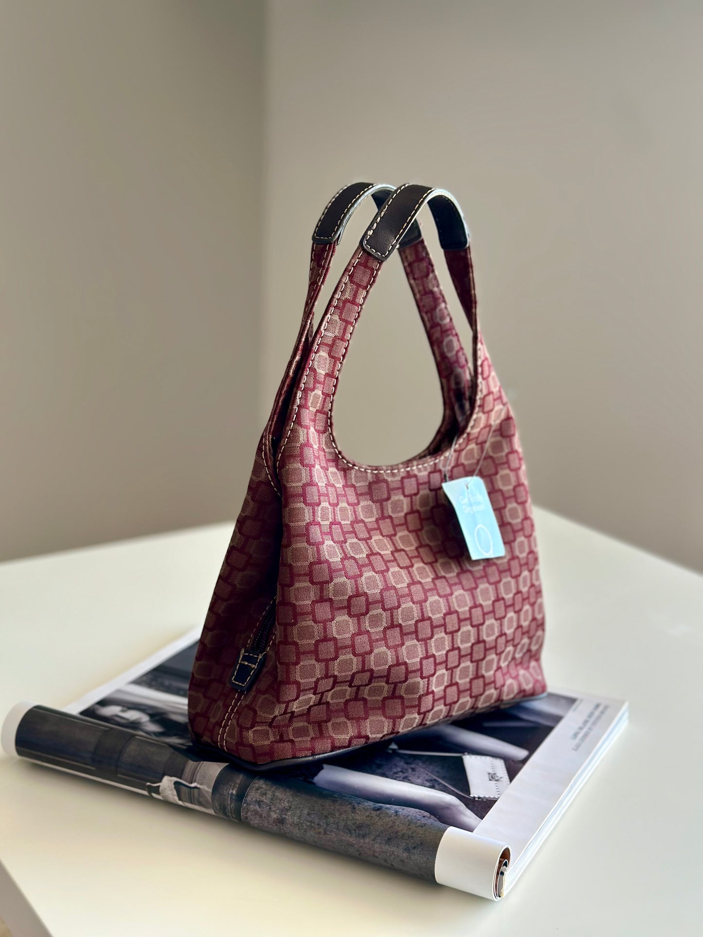Cute vintage bag by Nine West with mirror from 90s