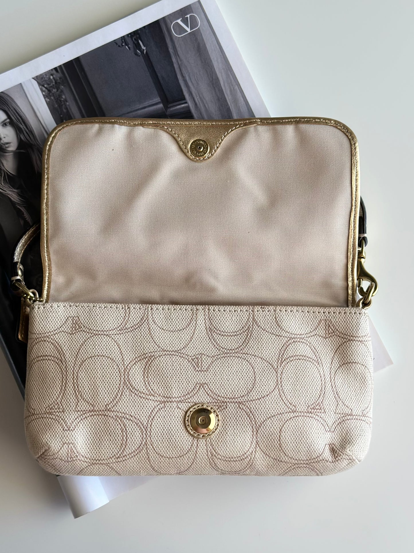 Chic vintage authentic Coach mini clutch bag