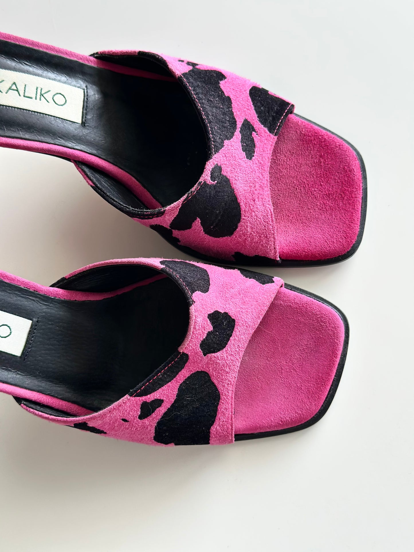 Amazing vibrant suede Kaliko mules